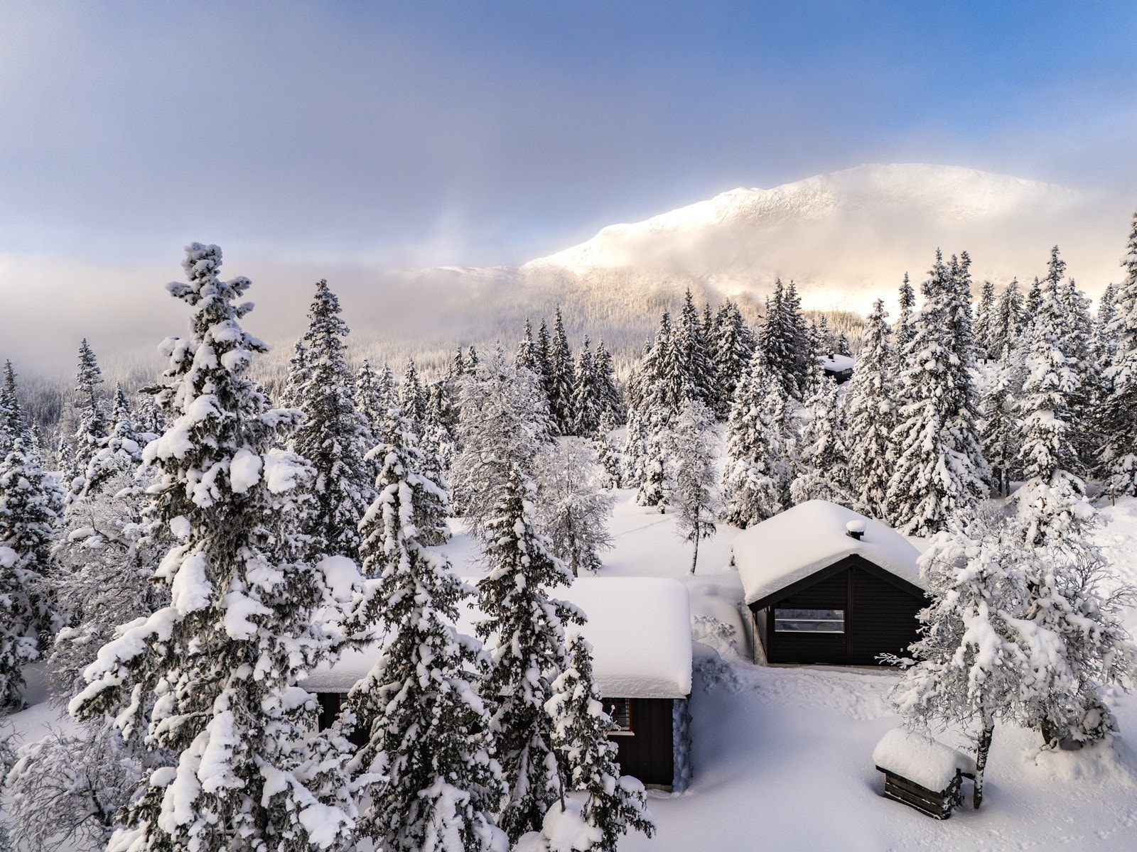Her får du et ypperlig utgangspunkt for helårsaktiviteter, med merkede turstier, fiskevann og langrennsløyper som knytter deg til Haglebu, Tempelseter og Norefjell. Galleribilde