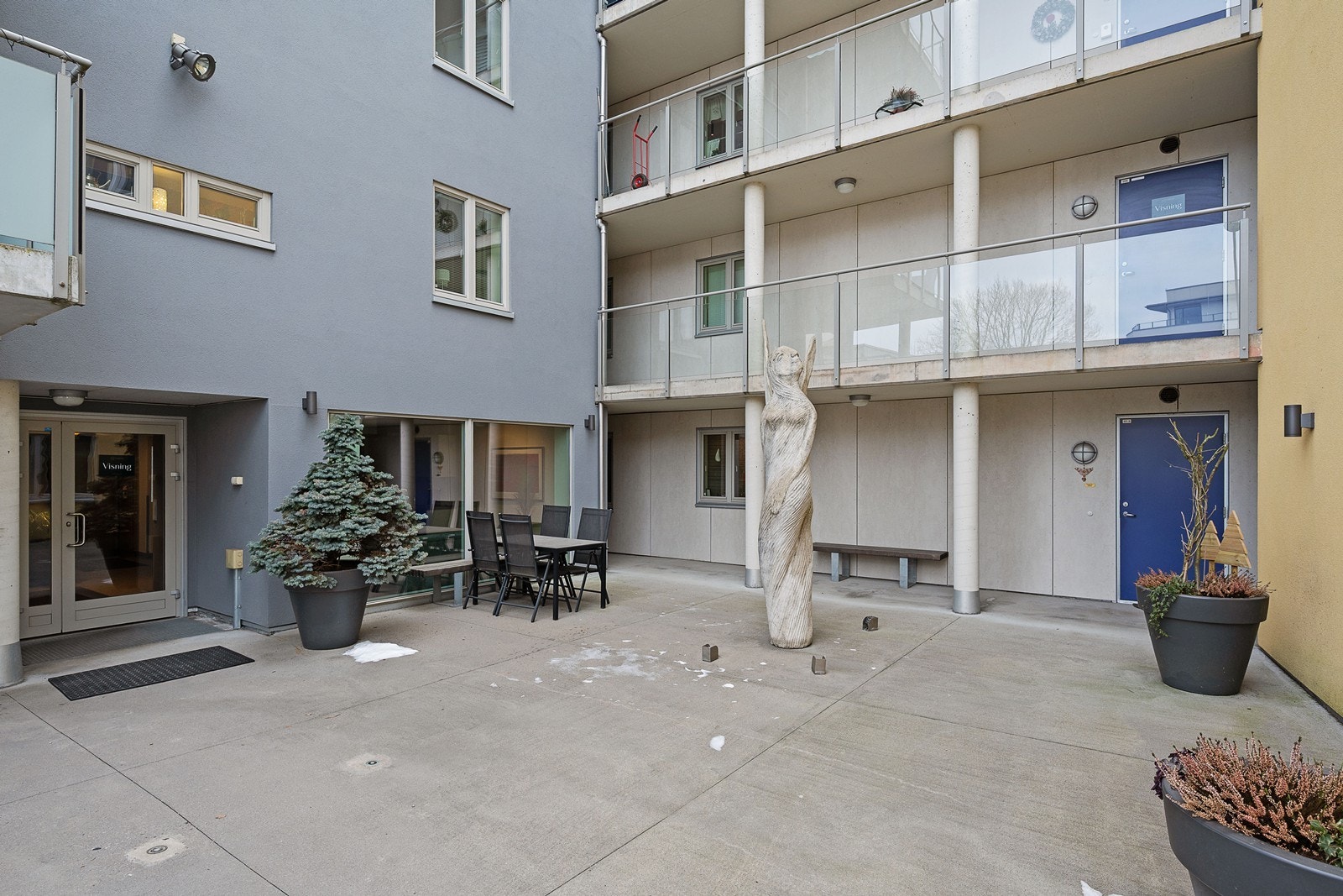 Atrium ved inngangsparti Galleribilde