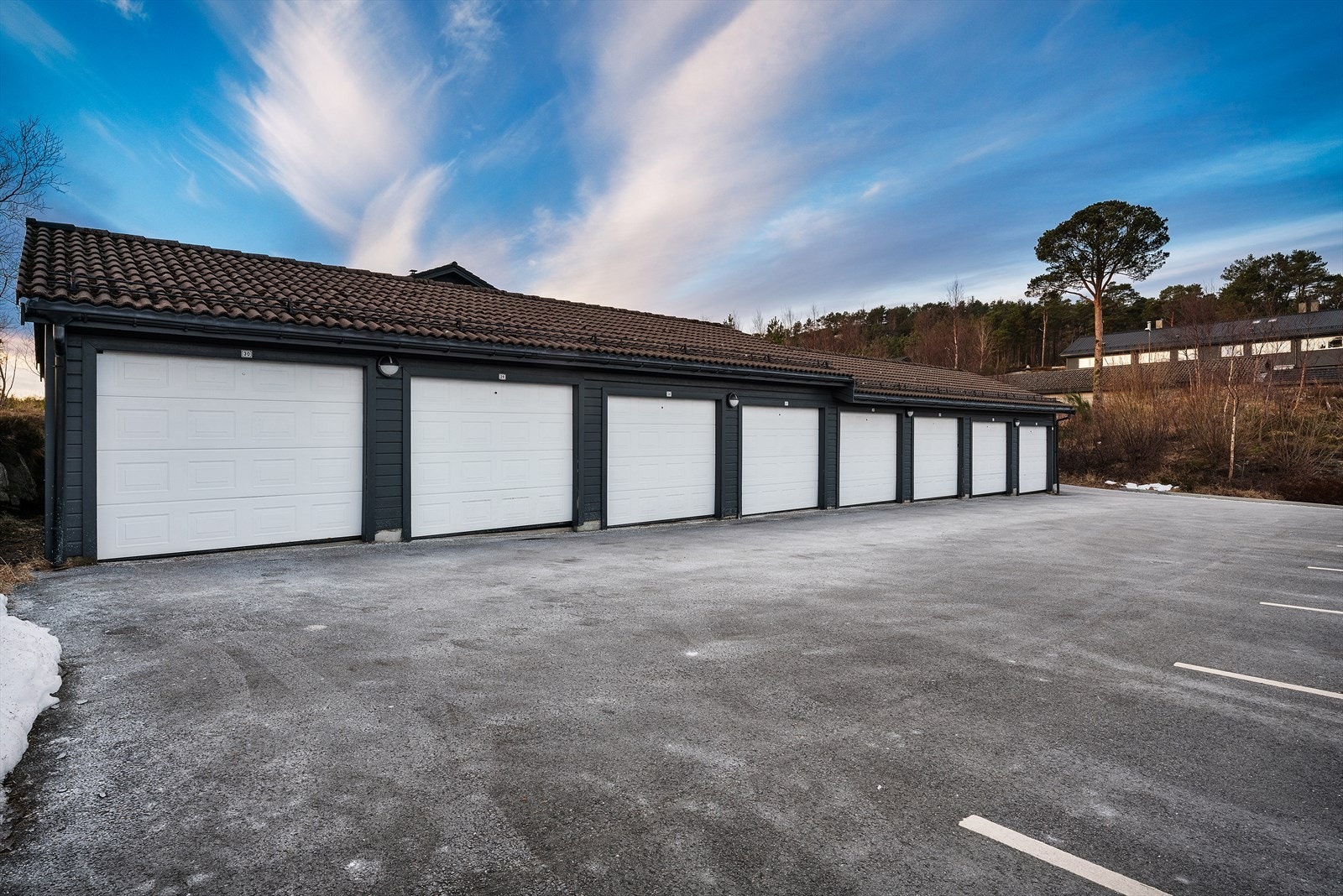 - Boligen disponerer en garasje???? - Galleribilde