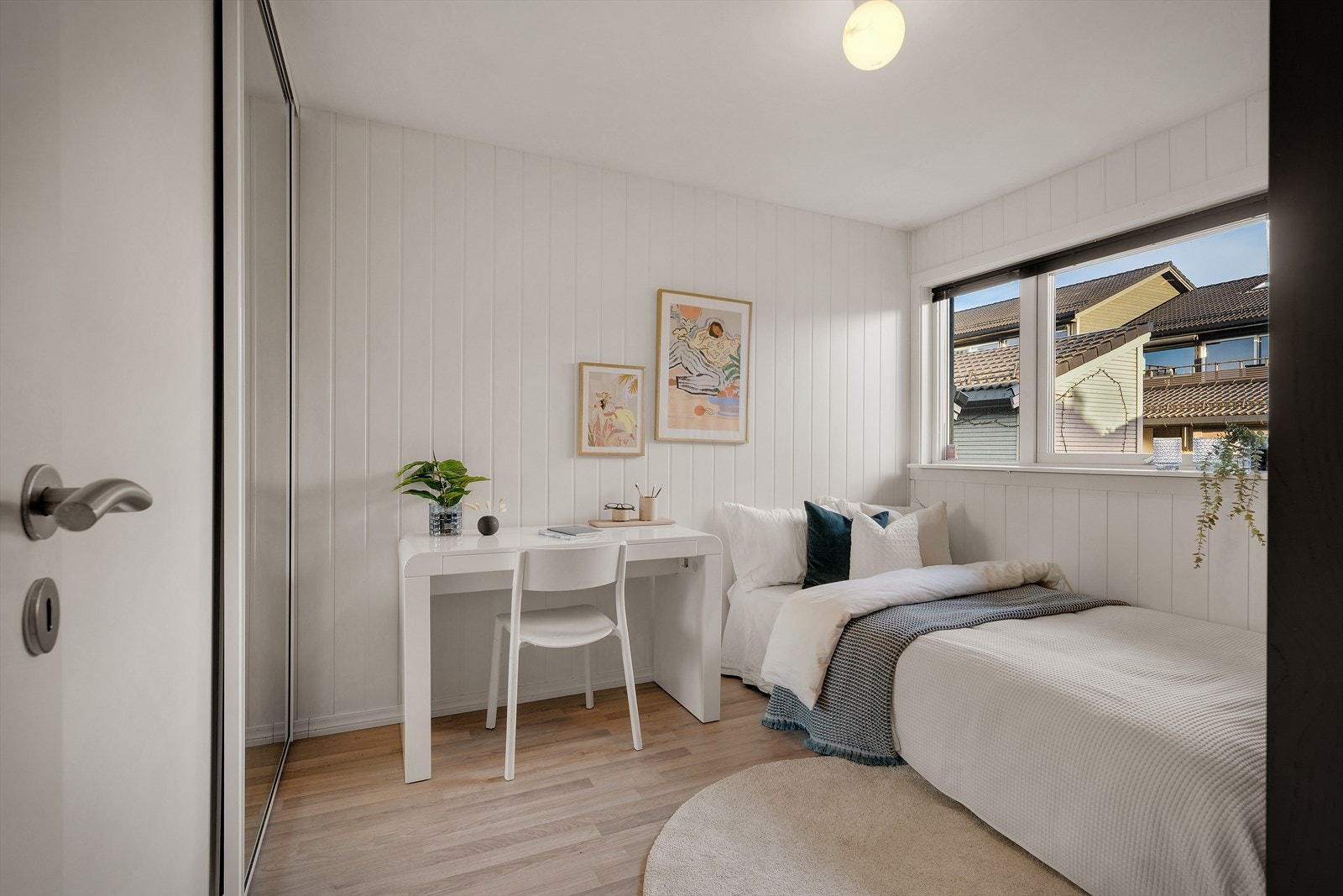 - Soverom 2 måler 9,9 m² - Galleribilde