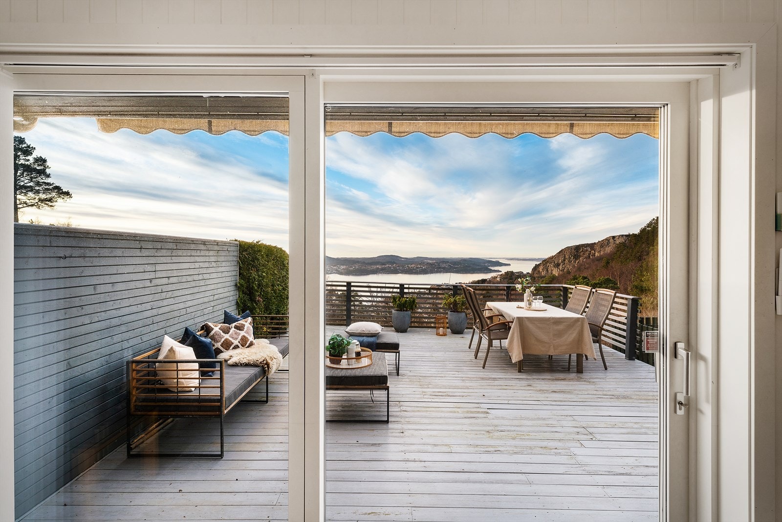 - De store vindusflatene gir rikelig med verdifullt lysinnslipp og en luftigere romfølelse - Galleribilde