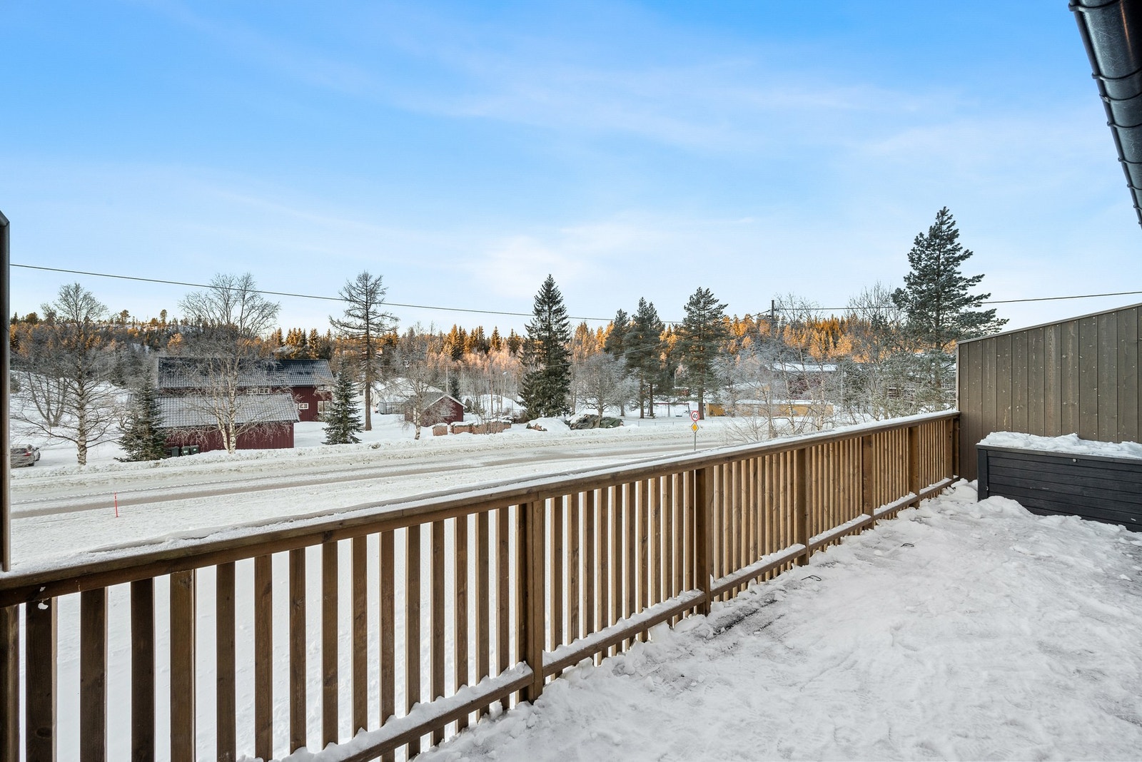 Fra kjøkkenet er det utgang til balkong på ca. 16 kvm. Galleribilde