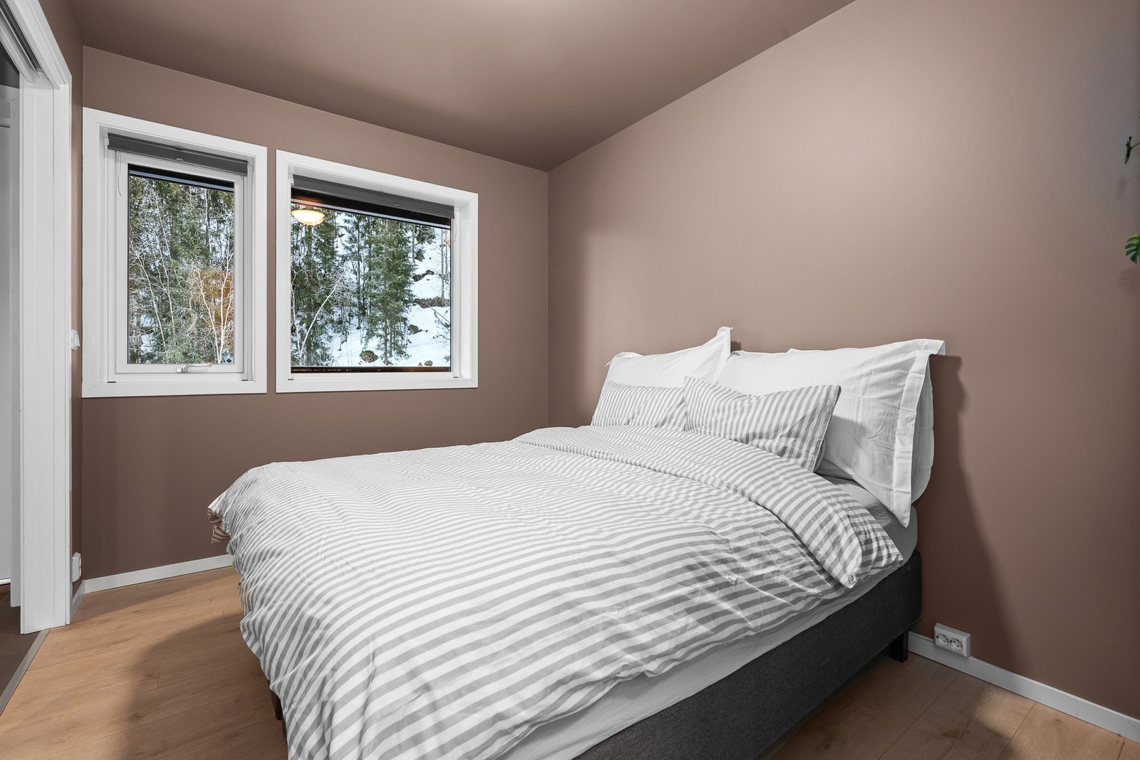 Boligen inneholder to soverom. Hovedsoverommet er på ca. 10 kvm. Galleribilde