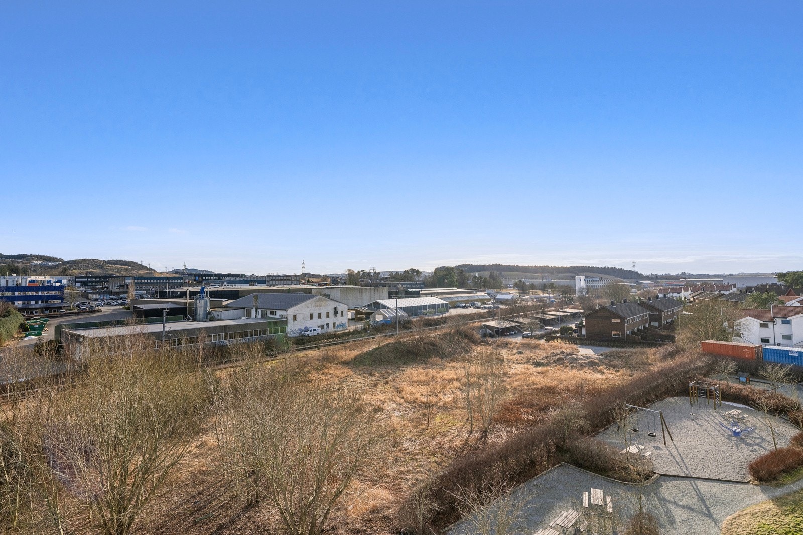 Fin utsikt gir en åpen og luftig følelse, også fra innsiden av leiligheten Galleribilde