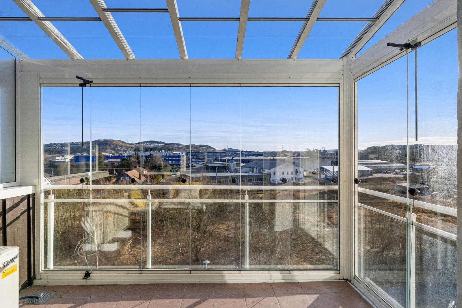 Lys og oppgradert 3-roms toppleilighet | Heis | Garasje | Attraktiv beliggenhet Galleribilde