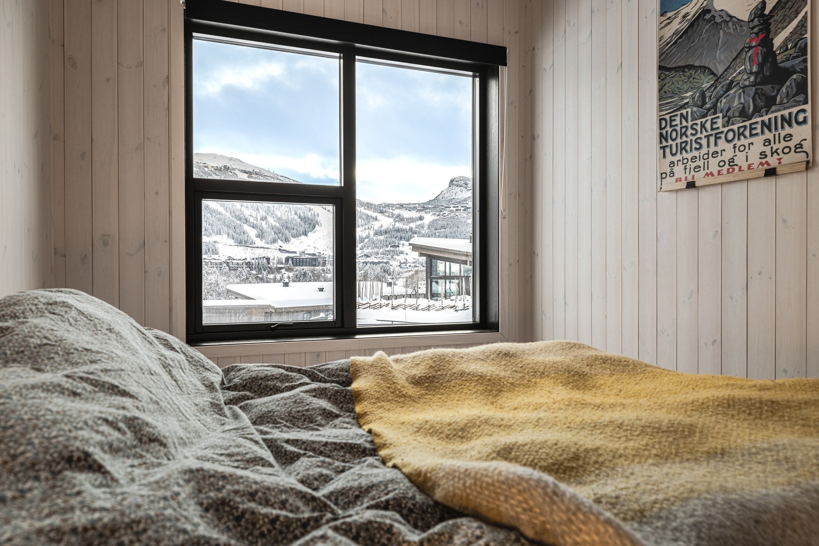 Soverom på hovedplan med flott utsikt! Galleribilde