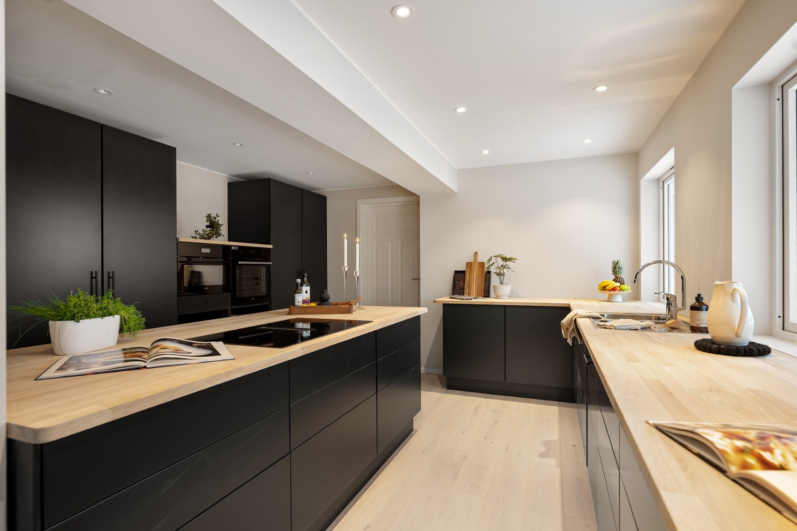 Et gjennomført kjøkken av høy kvalitet. Galleribilde