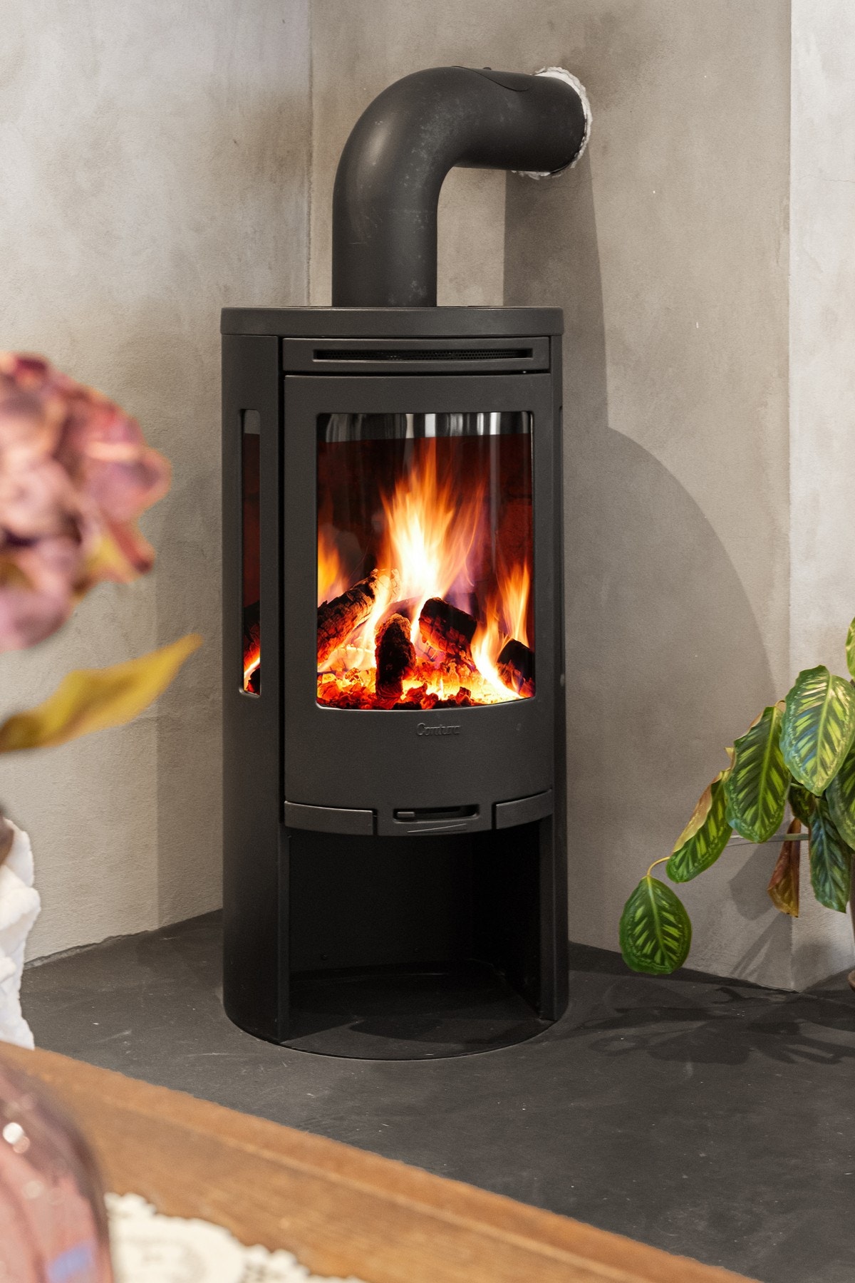 Peis-hjørnet er godt kledd som gir god varme i hele stuen/spisestuen. Galleribilde