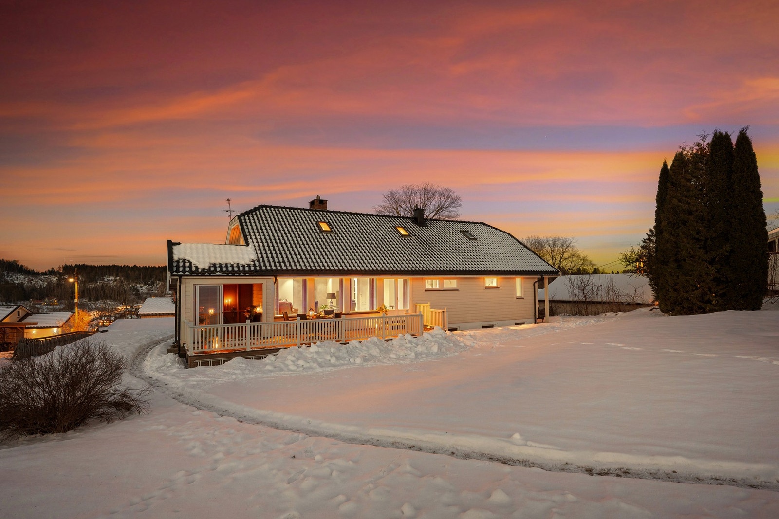 Altanen er sørøst-vendt som gir optimale solforhold. Galleribilde