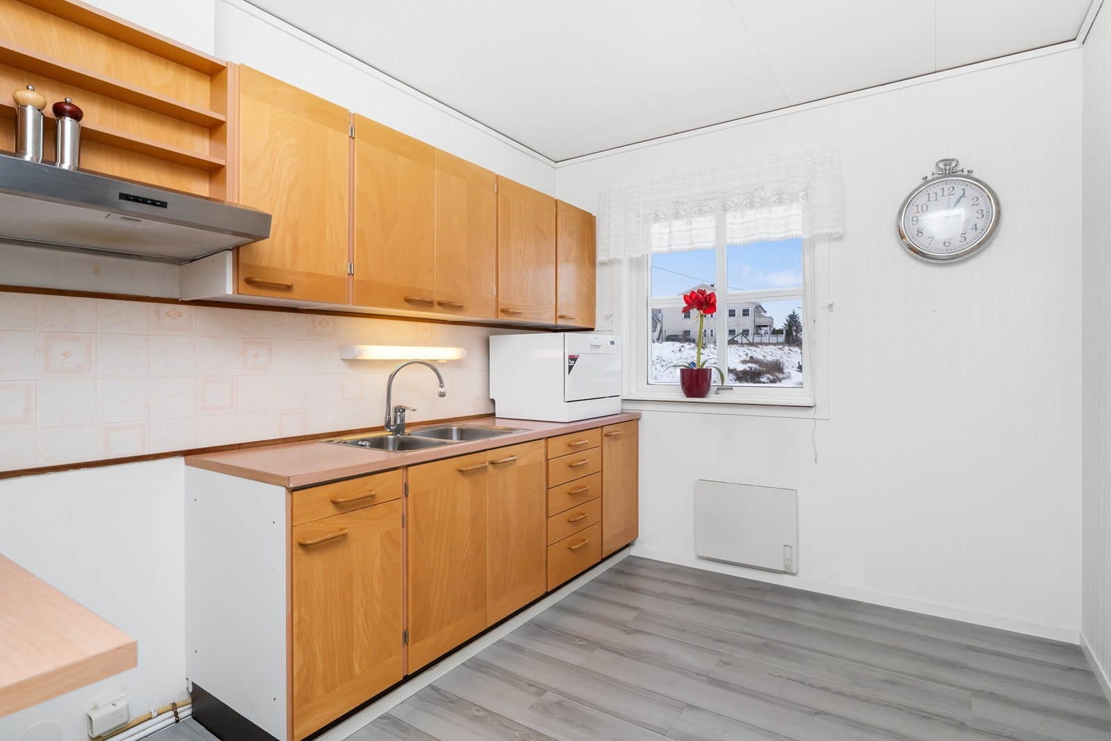 Kjøkkenet er i eget rom. Galleribilde