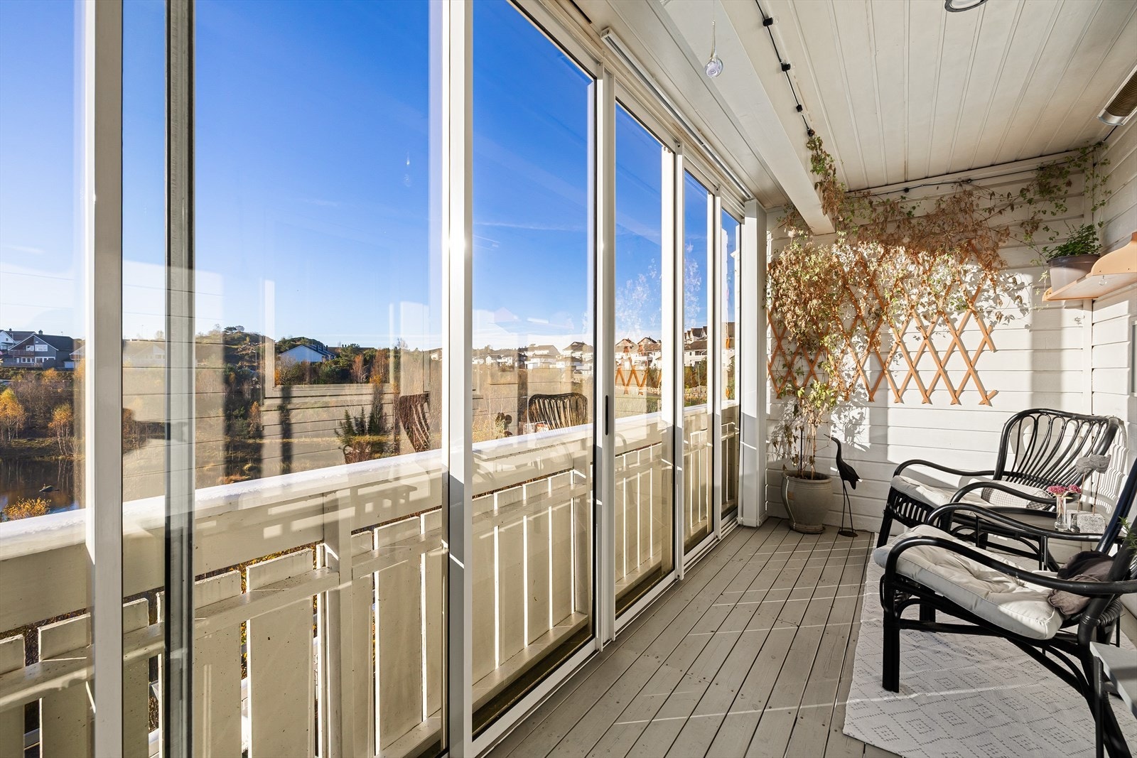 På de flotte soldagene kan dørene skyves til side for å nyte solen. Galleribilde