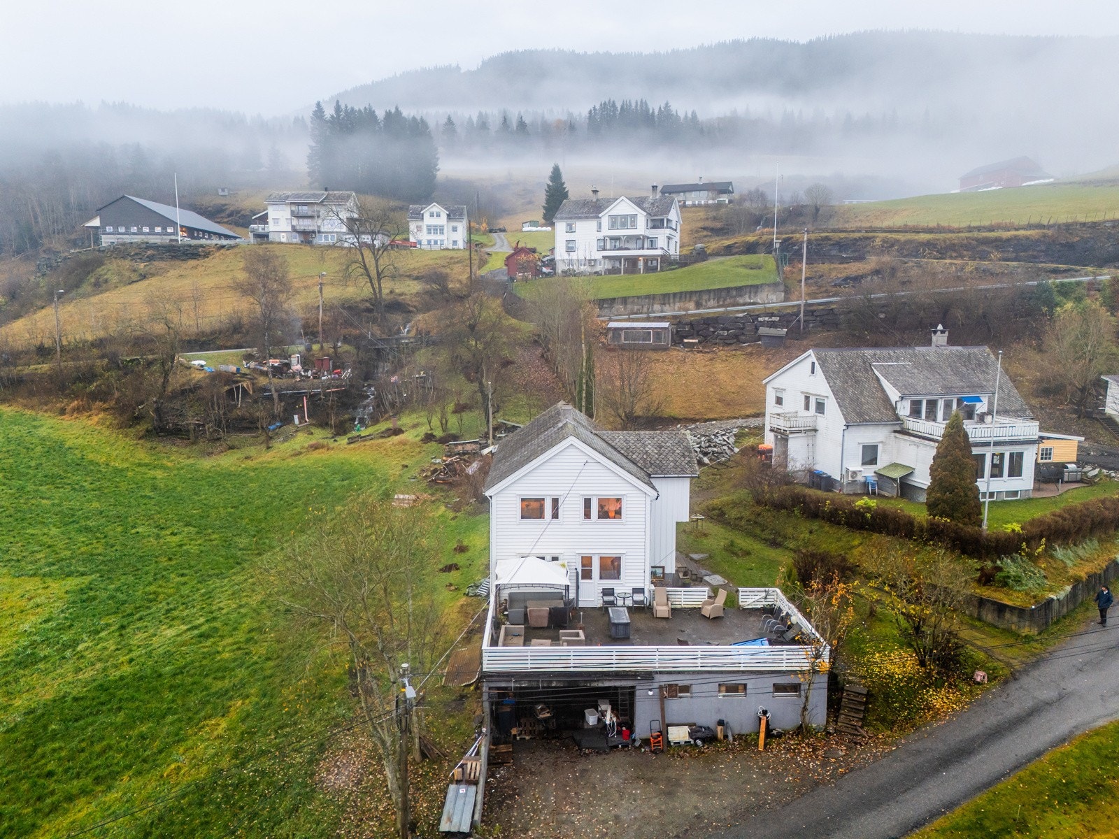 Enebolig over to plan + kjeller i et attraktiv og barnevennlig område. Galleribilde