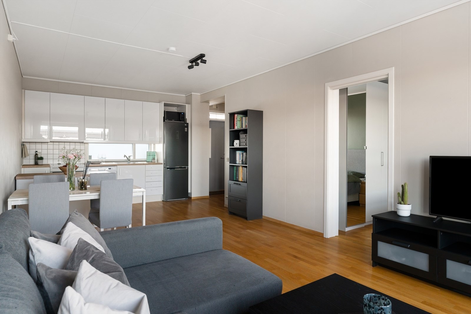 Borettslaget ligger populært til på Tiller. Herifra er det gangavstand til det aller meste man skulle ha behov for i hverdagen. Galleribilde