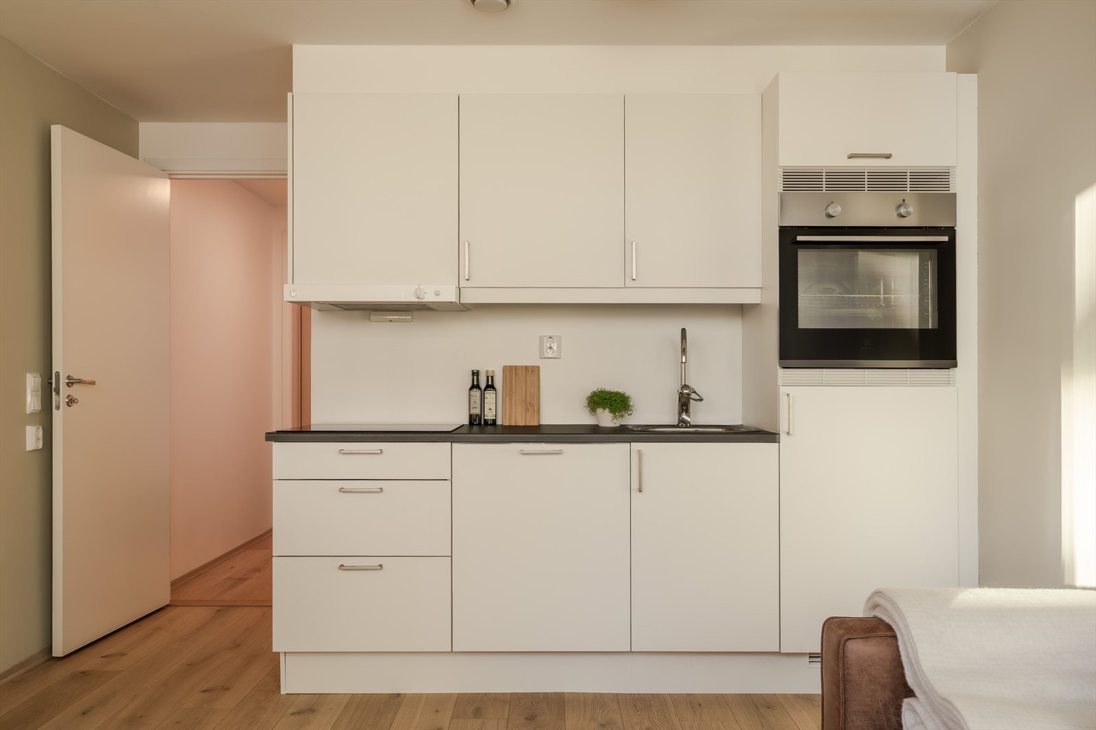 Kjøkkenet holder god standard på lik linje som resten av leiligheten. Galleribilde