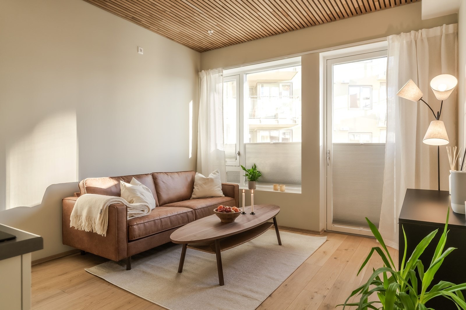 Aktiv Eiendomsmegling v/Vebjørn Nybrott har gleden av å presentere Ladeveien 32. En pen og arealeffektiv selveierleilighet i 4.etg med en attraktiv beliggenhet på Lilleby. Galleribilde