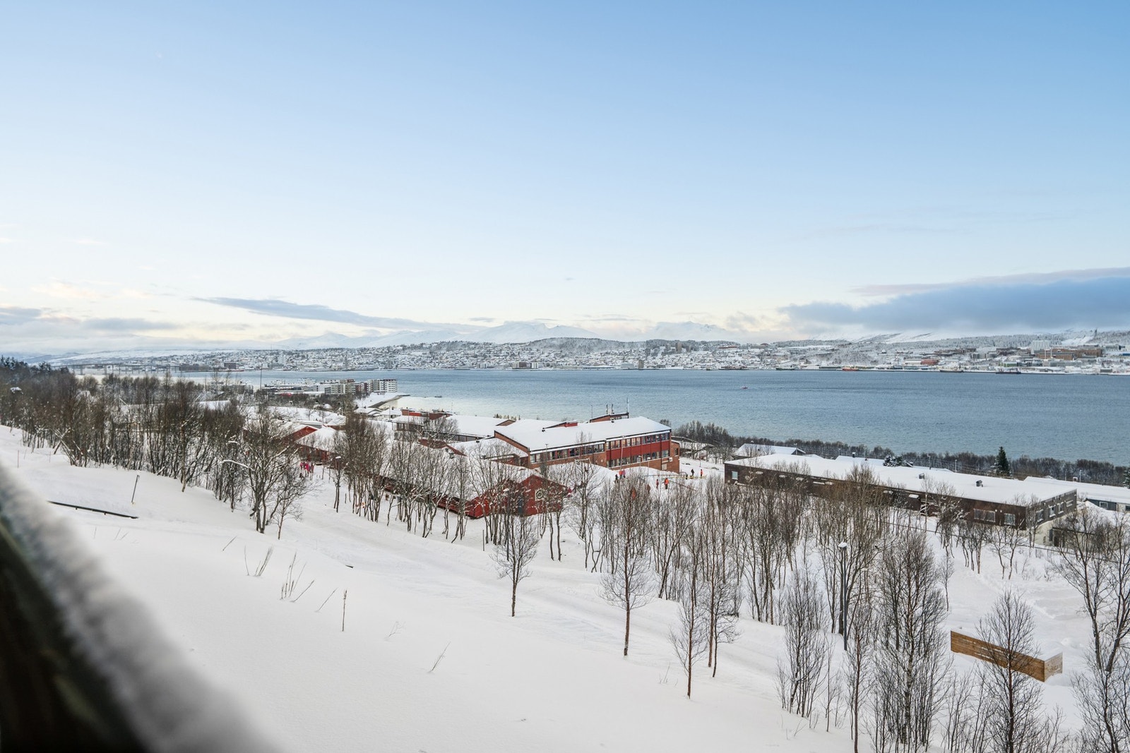 Nærhet til flotte turområder, lysløype og Tromsø Alpinpark Galleribilde