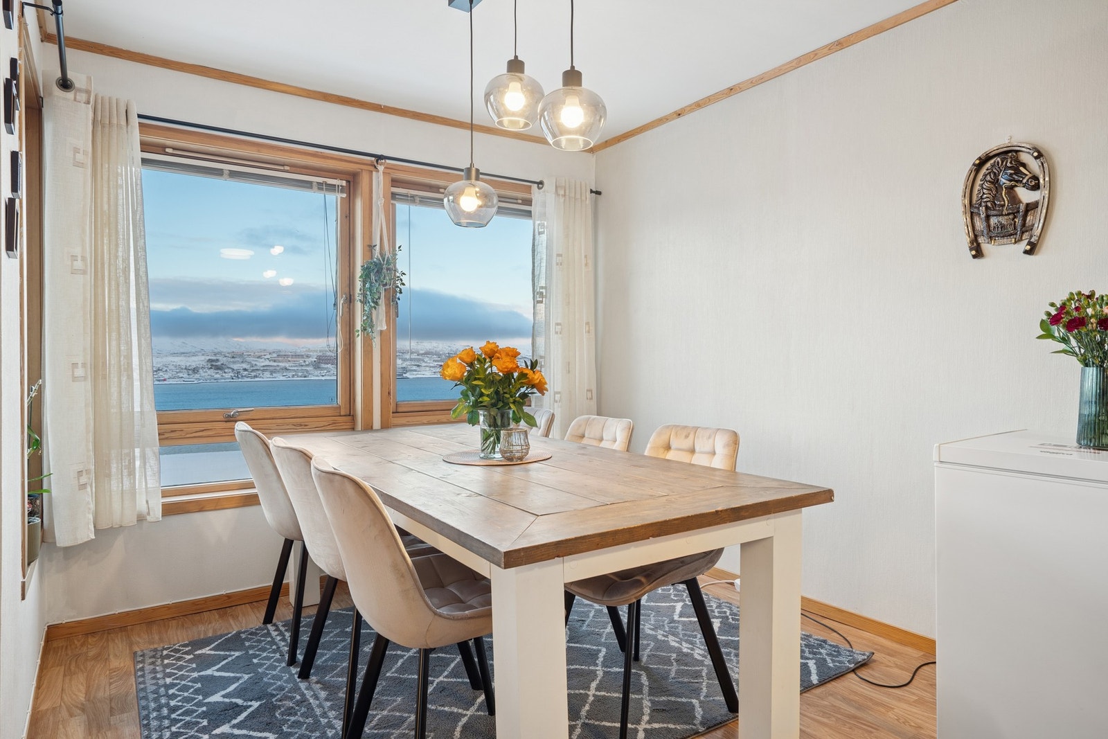 God plass til spisebord Galleribilde