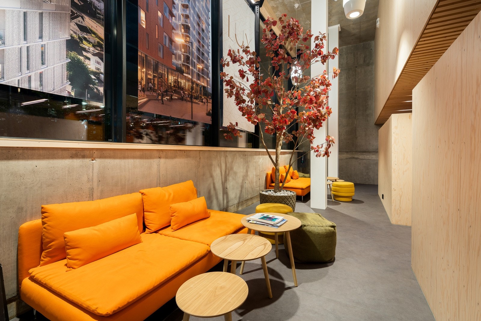 Inngangspartiet er hyggelig og gir et godt førsteinntrykk med inngang fra Strøkstorget, postkasse og ekstra takhøyde. Galleribilde