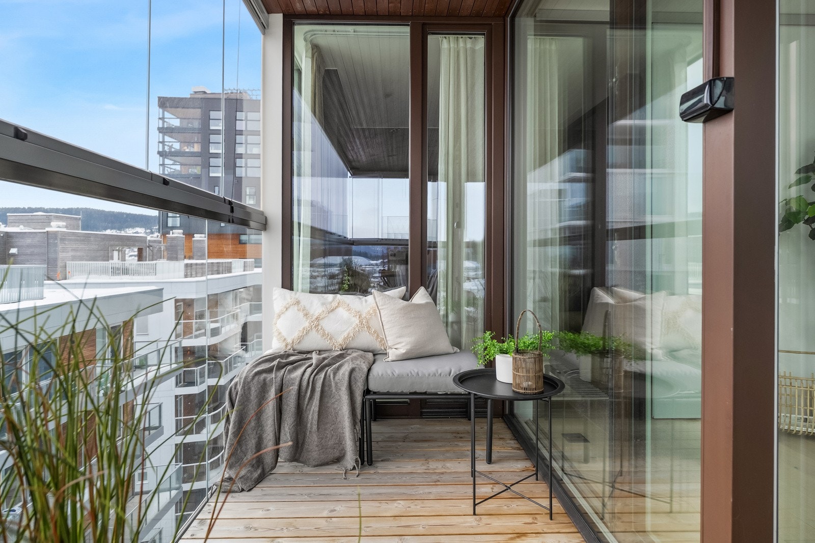 Innglasset balkong Galleribilde