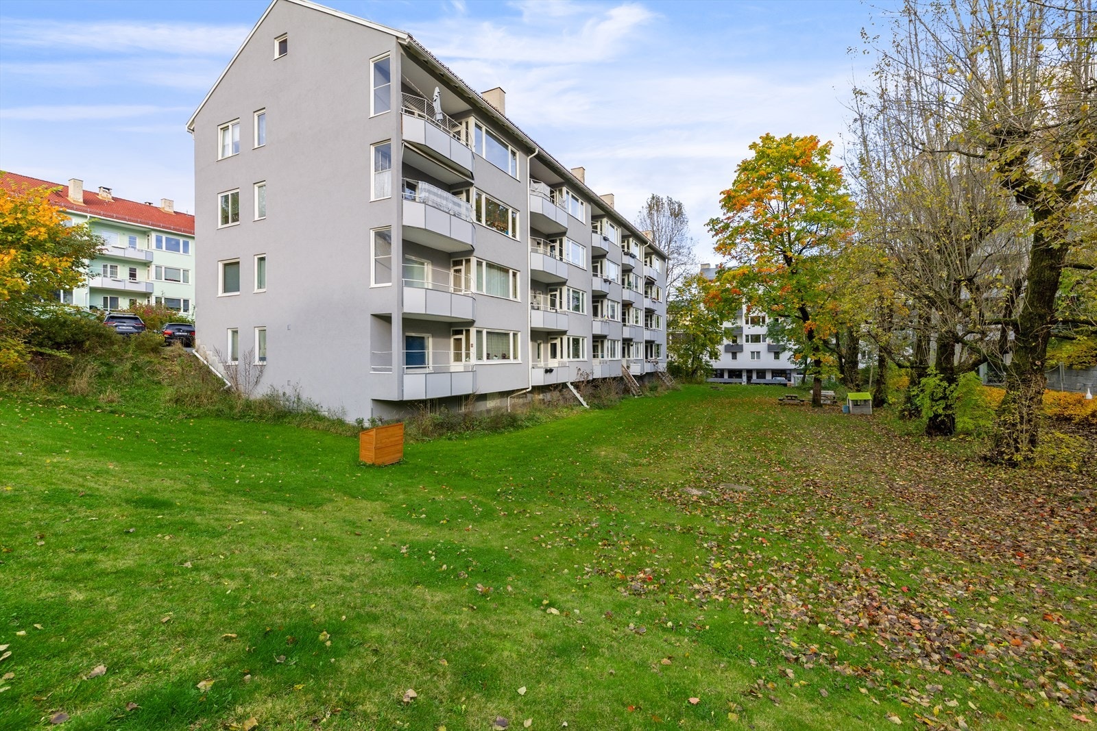 Byggets fasade. Sameiet har grønne og hyggelige fellesområder Galleribilde