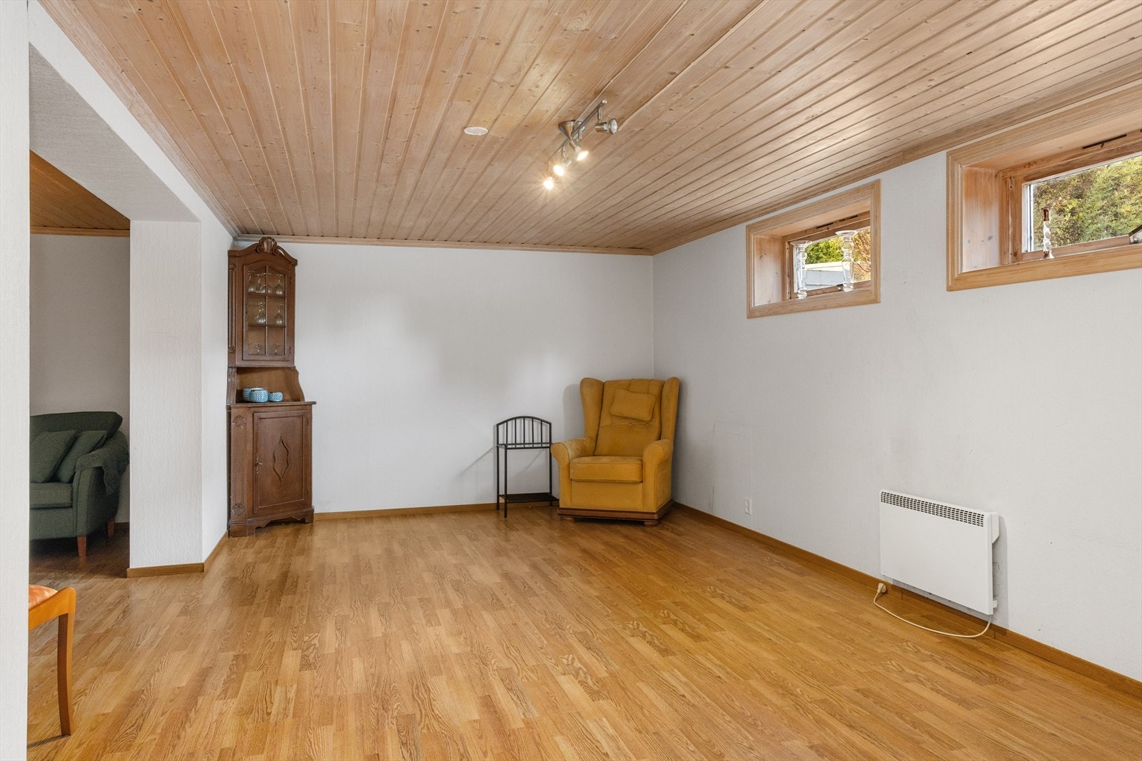 Kjellerstuen er romslig (ikke omsøkt som rom til varlig opphold) Galleribilde