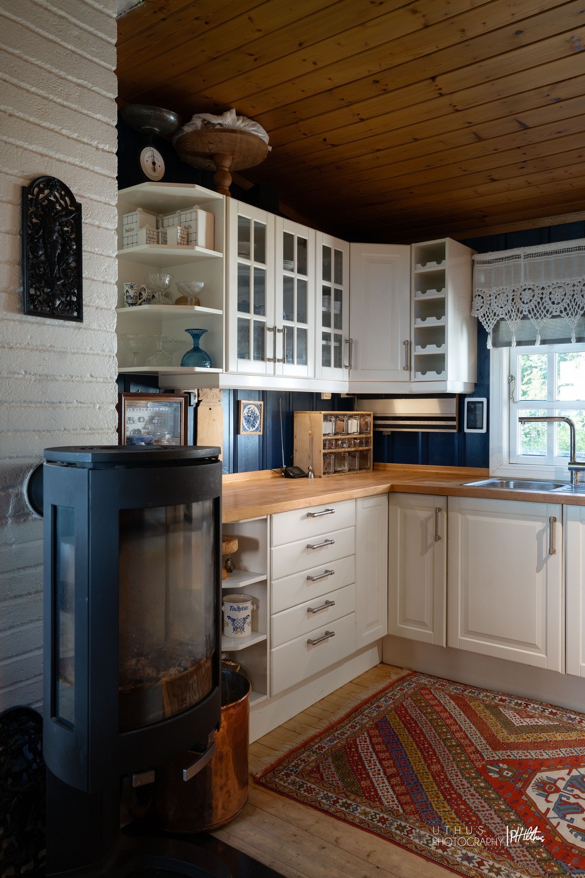 Peisovn som gir god varme til kjøkkenet Galleribilde