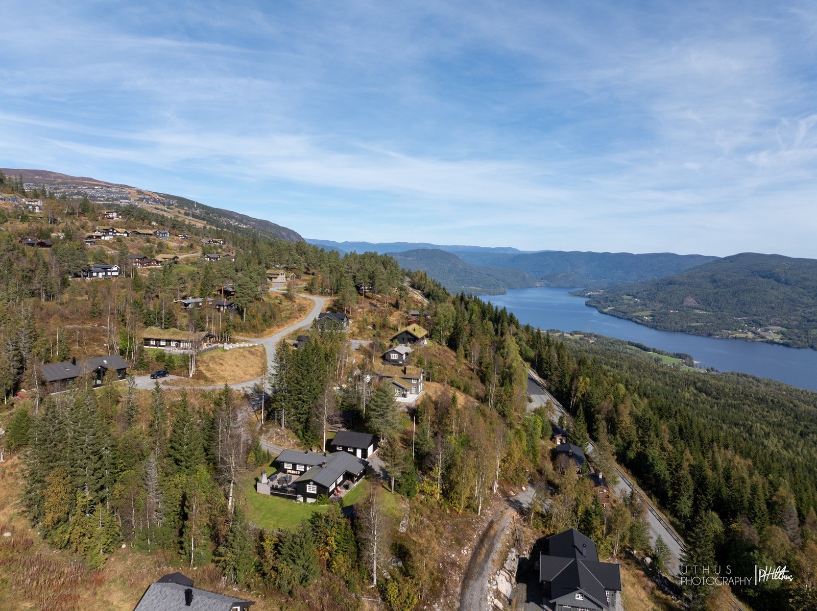 Et perfekt utgangspunkt for sommerens opplevelser, fra fjordfiske til toppturer. Galleribilde