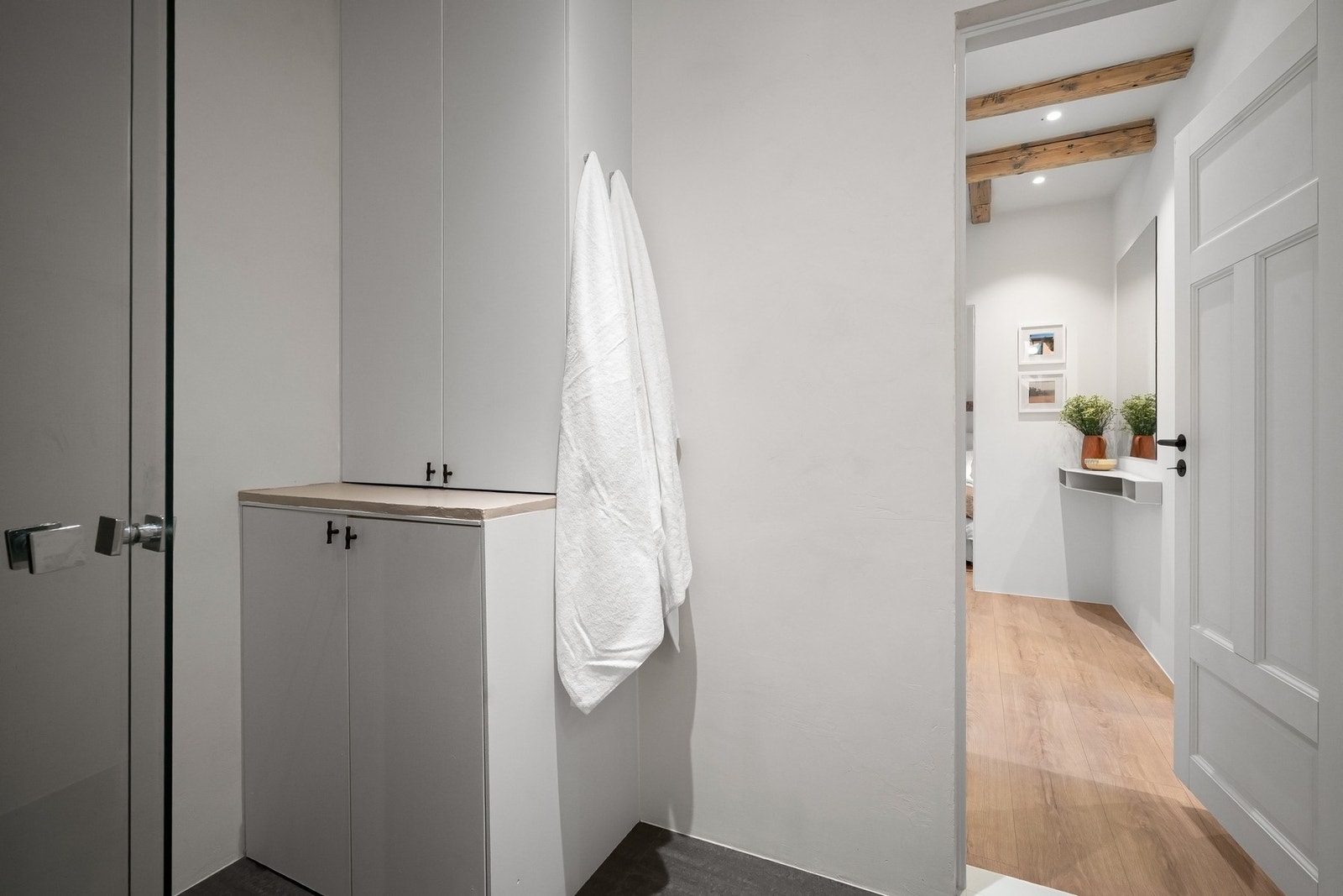 Opplegg for vaskemaskin på badet Galleribilde