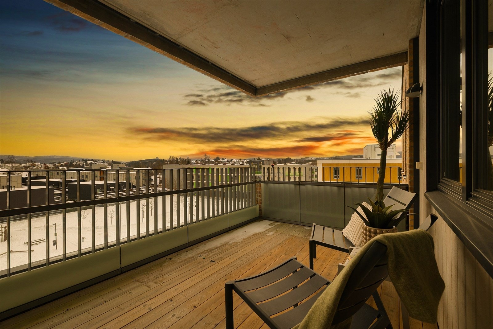 Se nyttige lenker/ikon 360-grader av bolig. Galleribilde