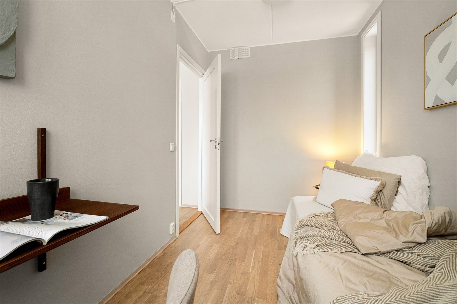 Rommet passer utmerket til gjesterom, barnerom, kontor eller garderobe - alt etter behov. Galleribilde