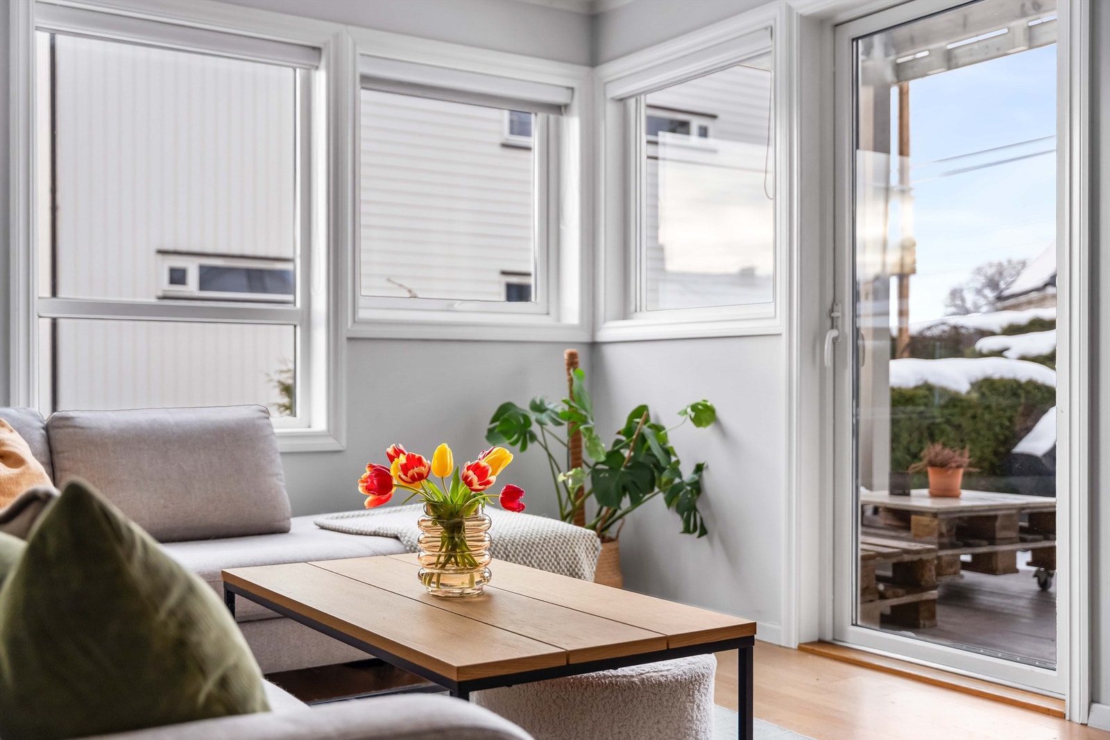 Fra stuen har du utgang til privat uteområde. Galleribilde