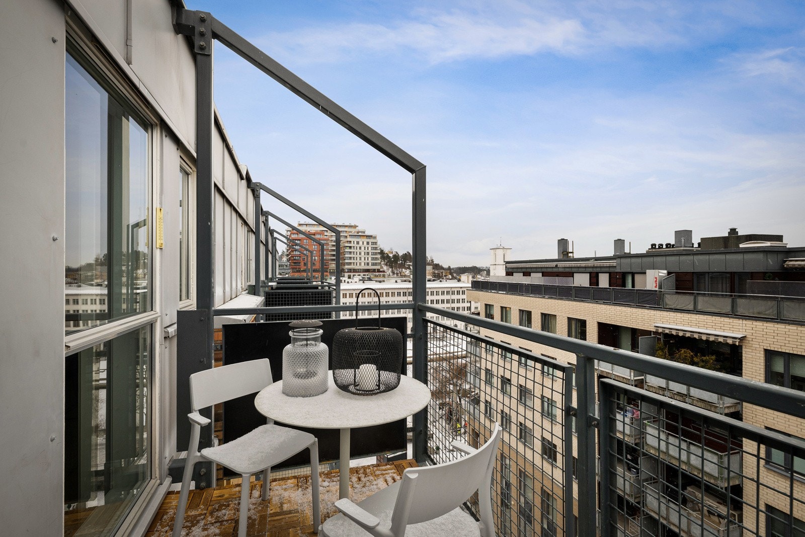 Her har vi gleden av å presentere en moderne 3-roms med flott sørøst-vendt balkong. Galleribilde