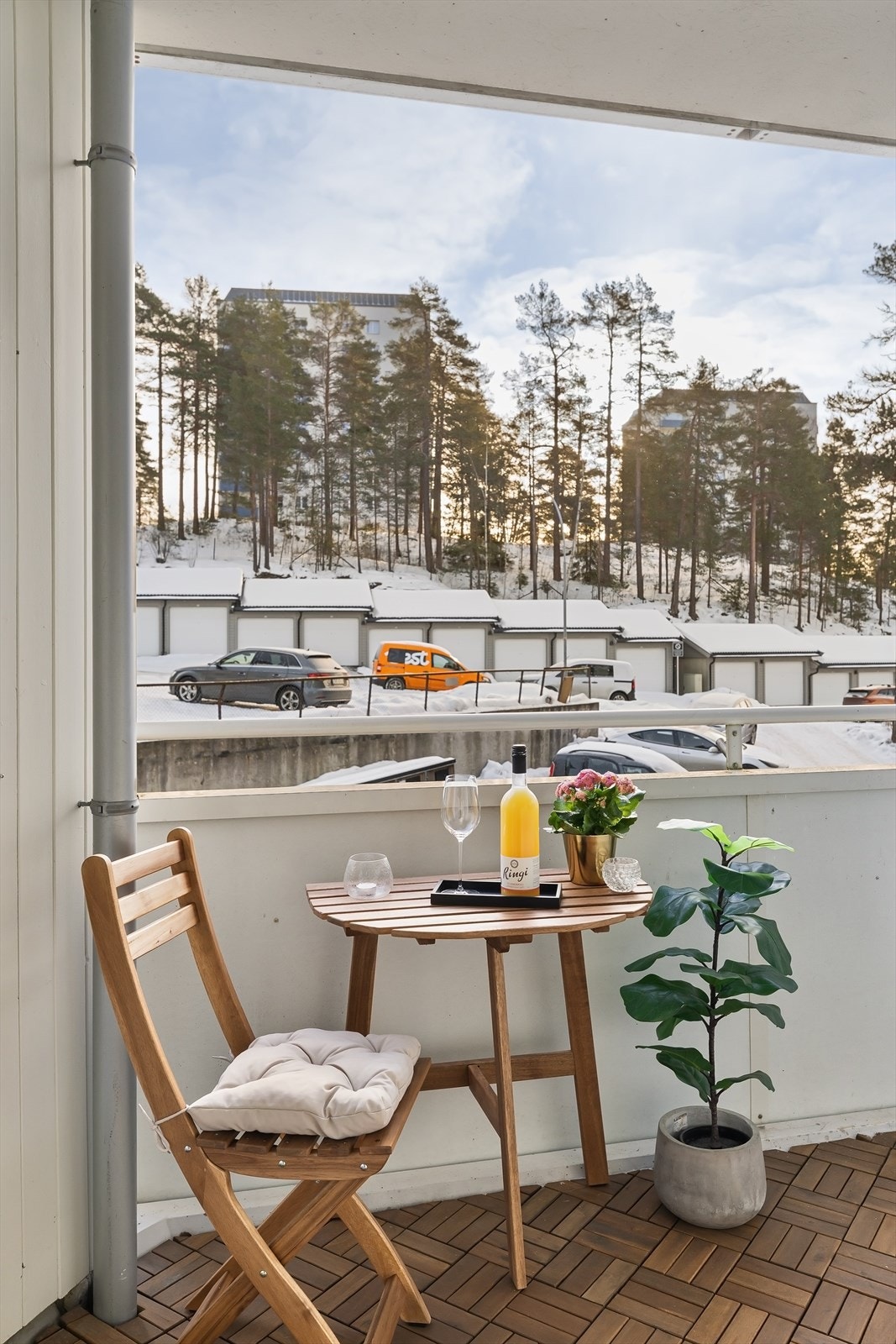 På balkongen kan du nyte både en grønn og rolig utsikt, samt morgen- og formiddagssolen Galleribilde