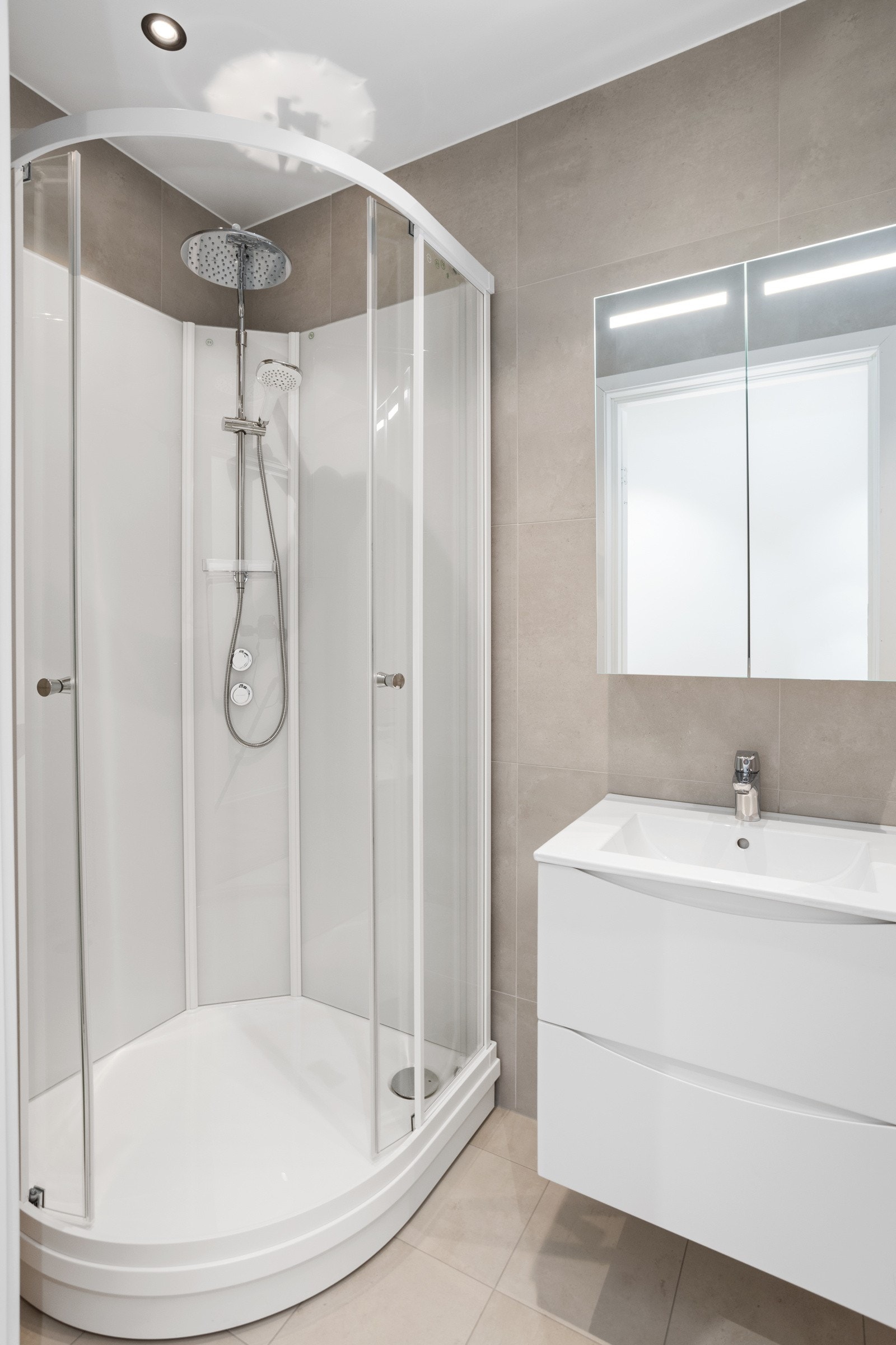 Pent flislagt bad/wc Galleribilde