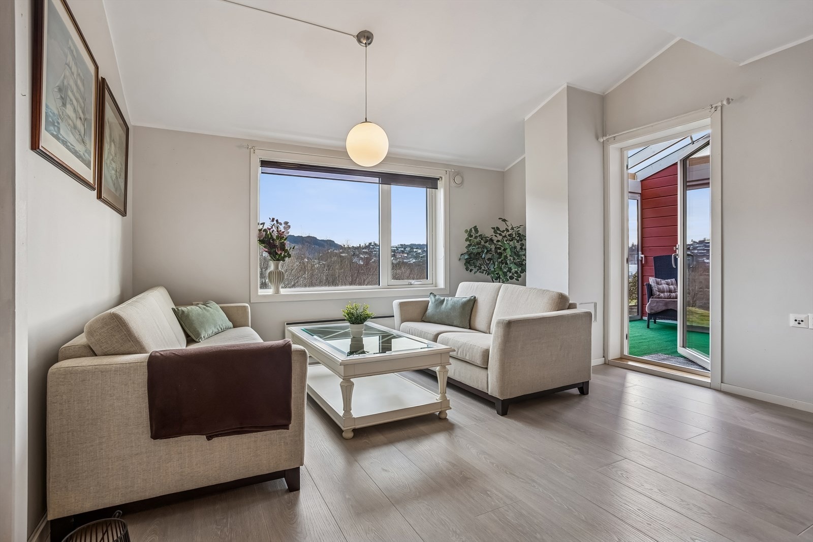 Terrassen blir som en forlengelse av stuen, hele året. Galleribilde