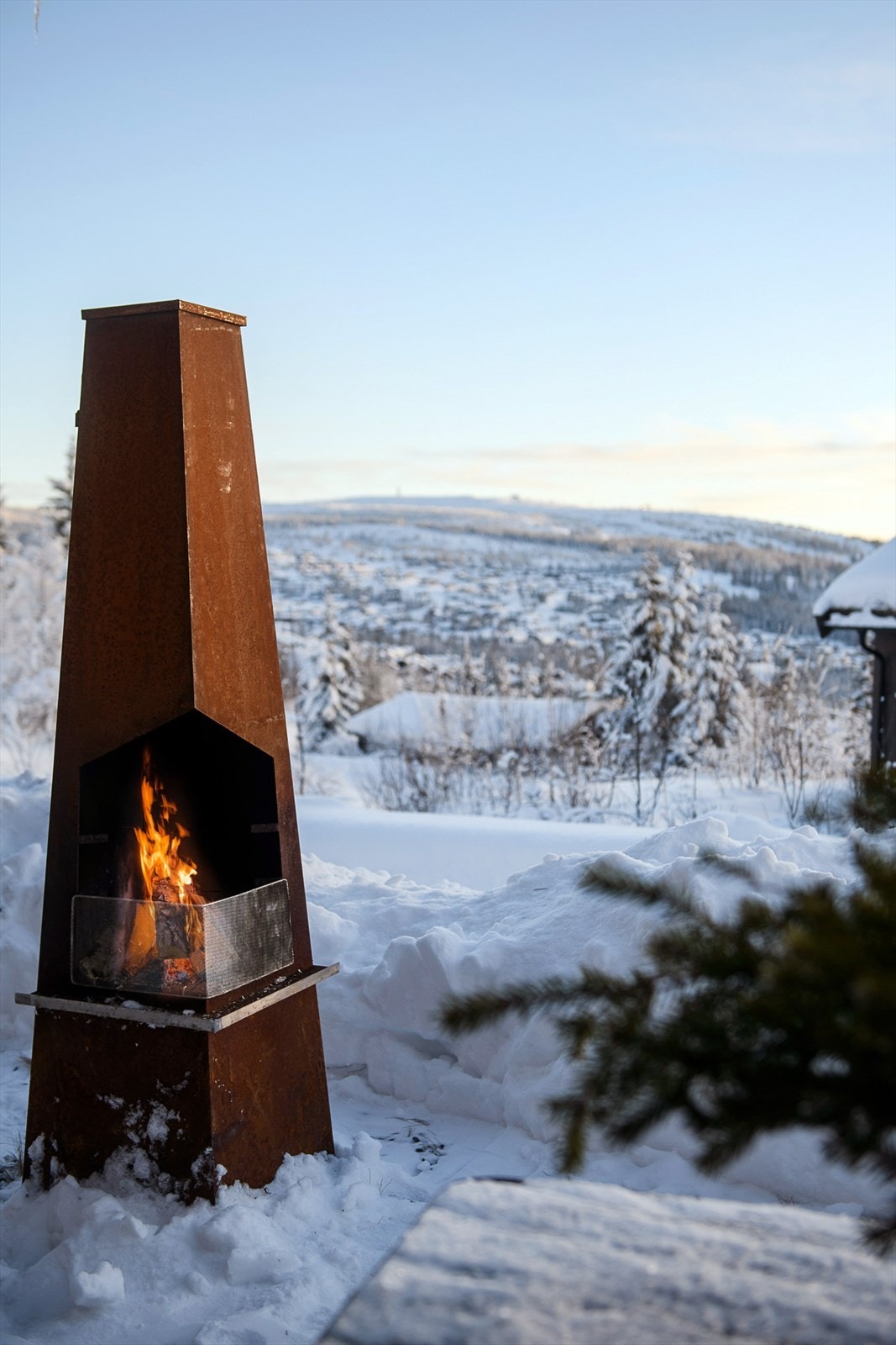 Stor tomt på drøye 1,5 mål med nydelig sol- og utsiktsforhold. Galleribilde
