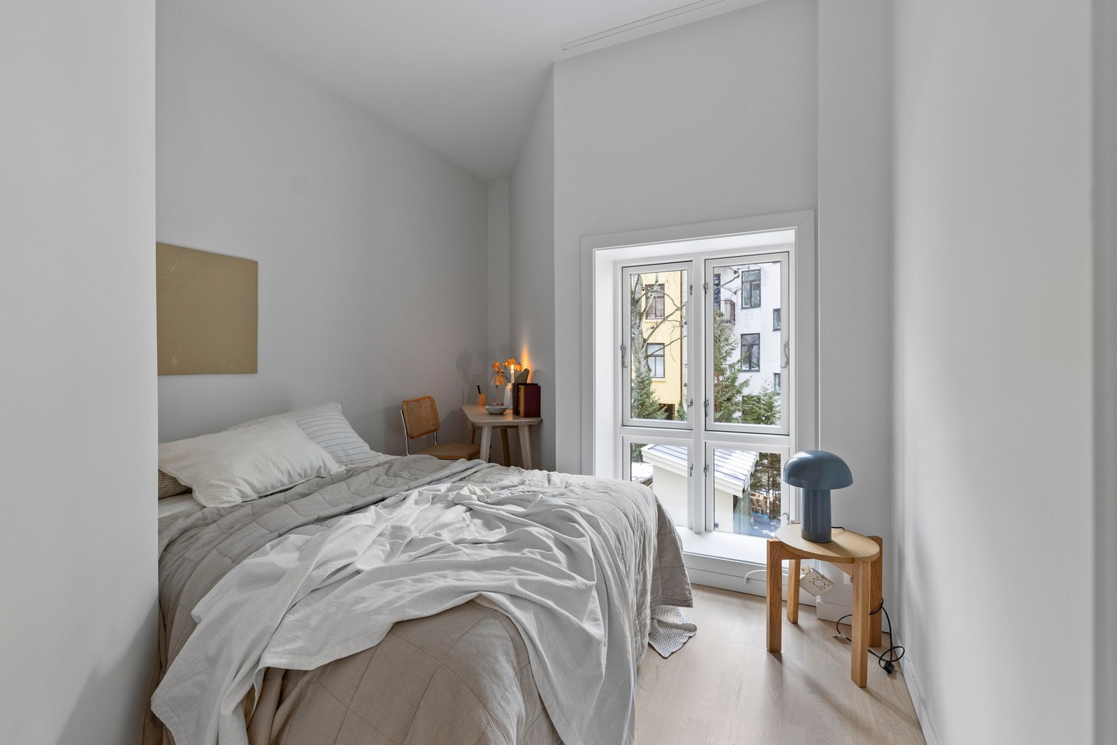 Soverom II - Rommmet kan benyttes som leilighetens kontor, barnerom eller gjesterom etter ønskelig behov. Galleribilde