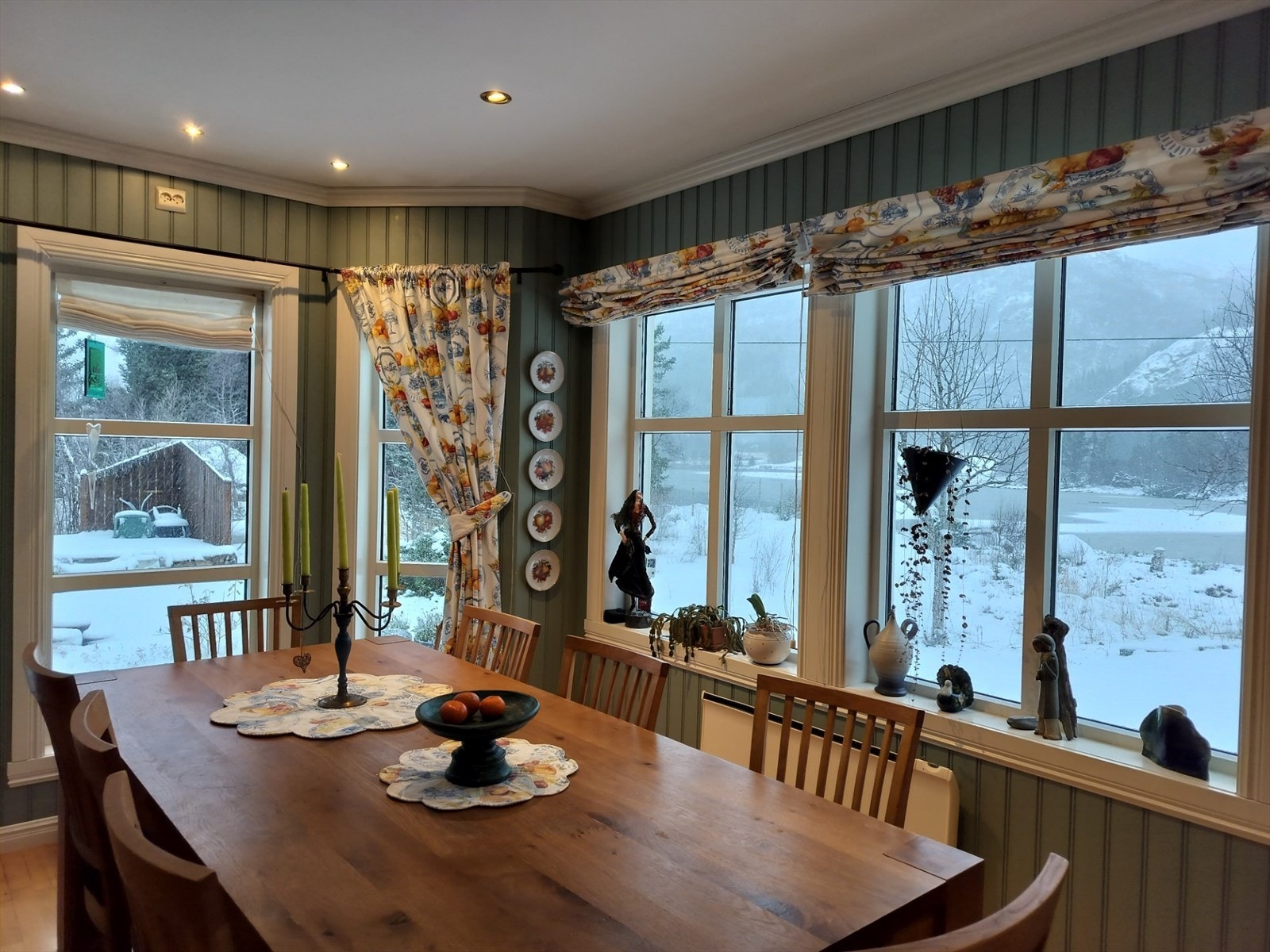 Stemningsbilde fra spisestuen.jpg Galleribilde