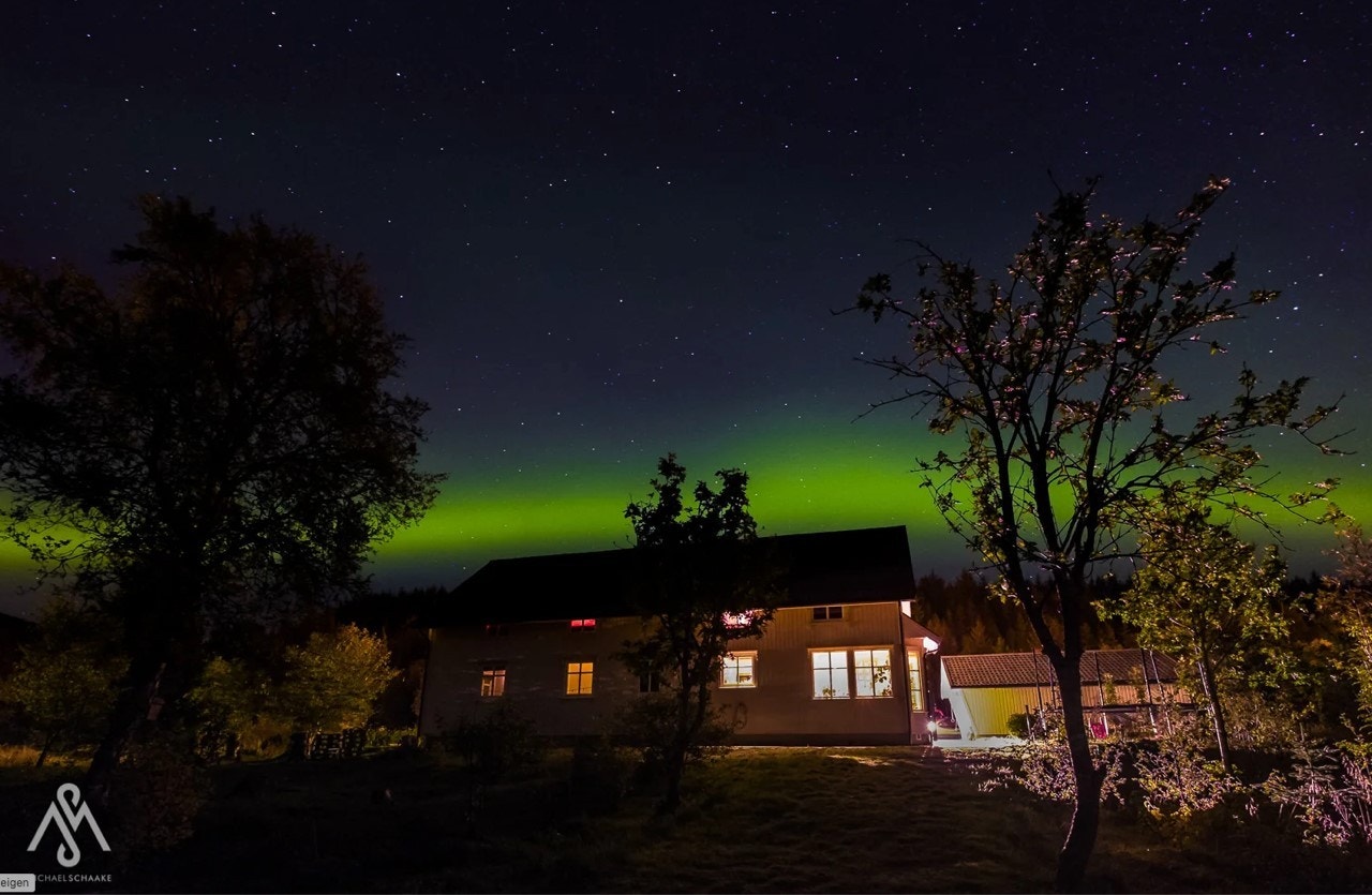 Kveldsbilde med nordlys.jpg Galleribilde