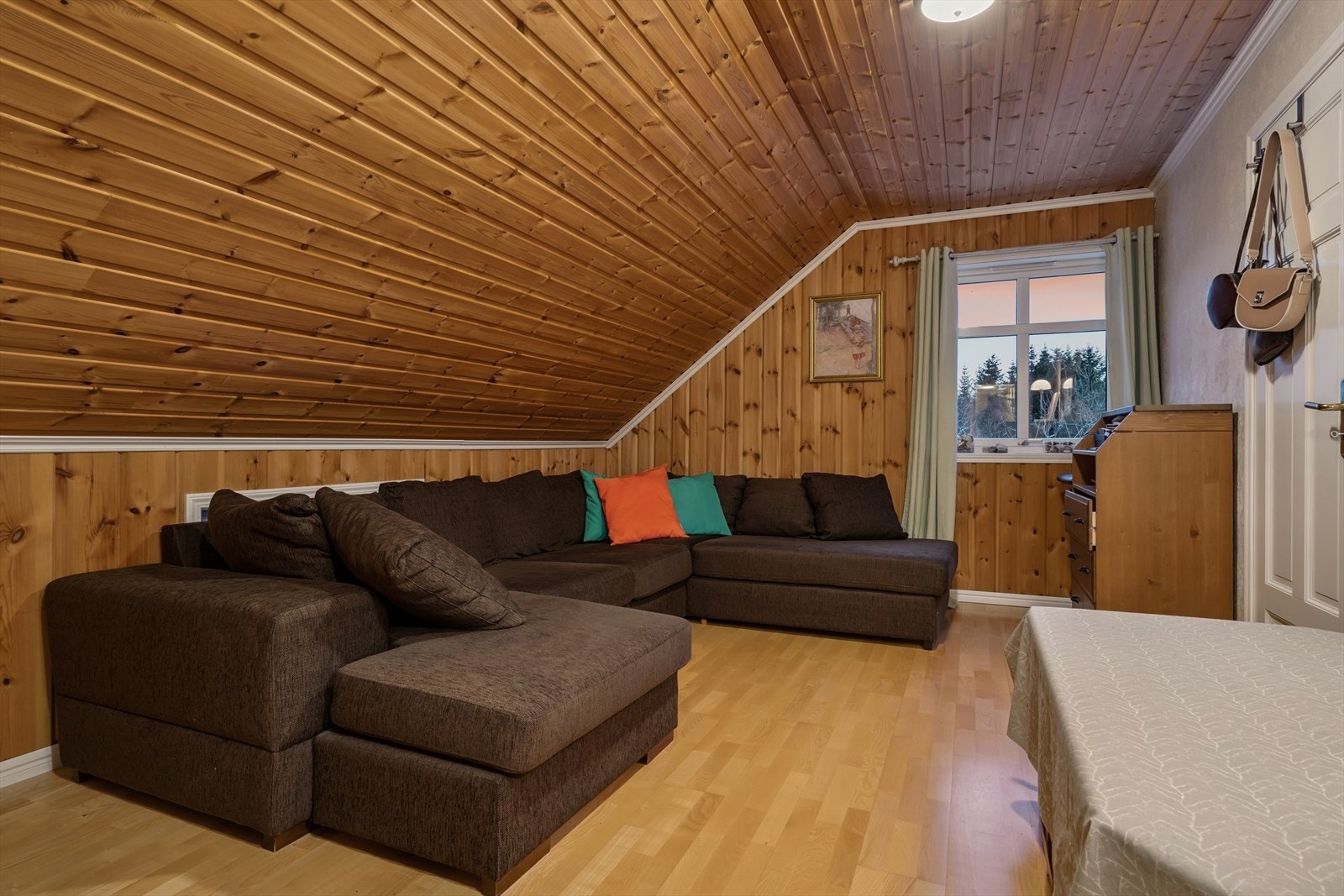 Oppholdsrom og soverom Galleribilde