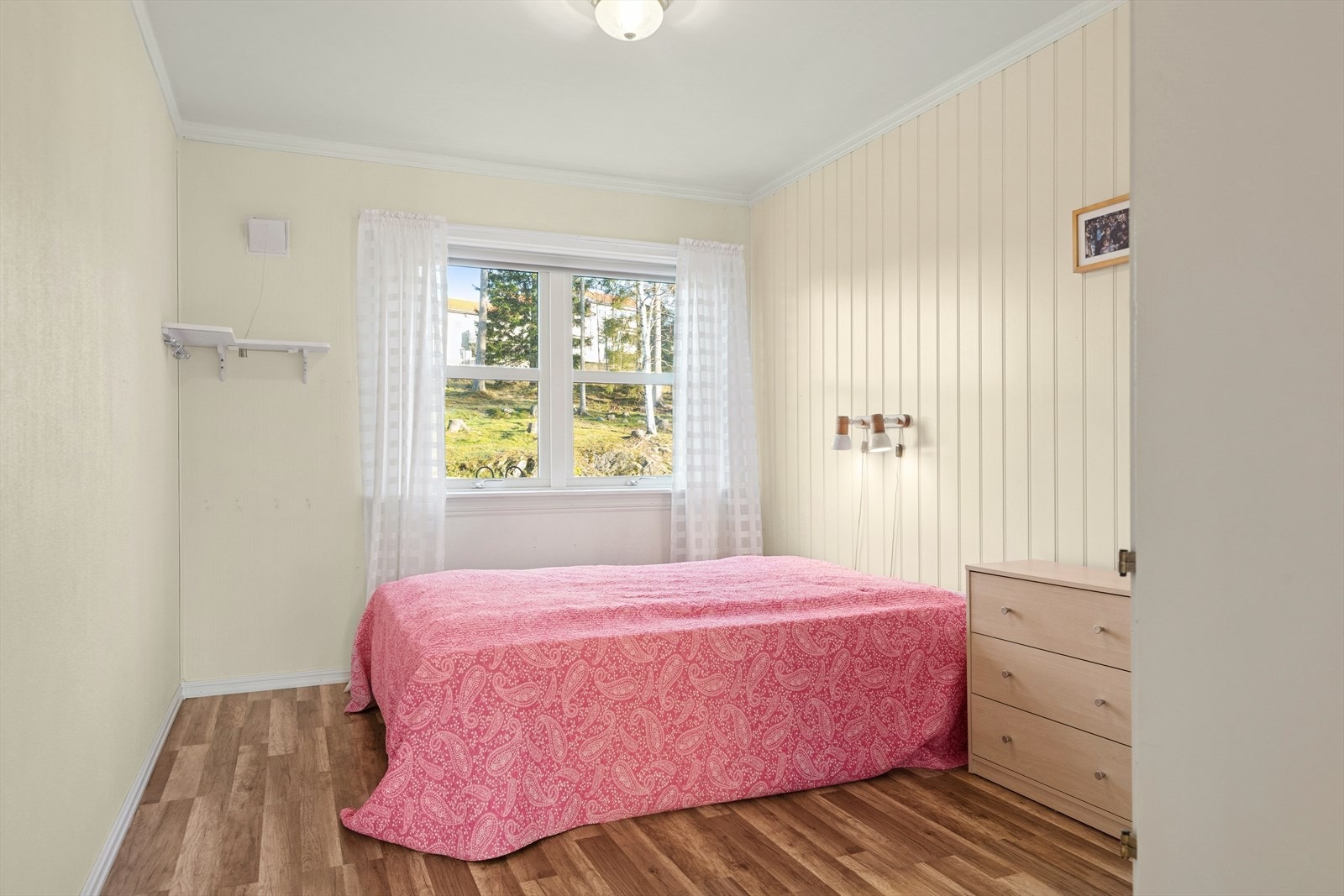 Det er 2 soverom i leiligheten. De har begge fin størrelse. Galleribilde