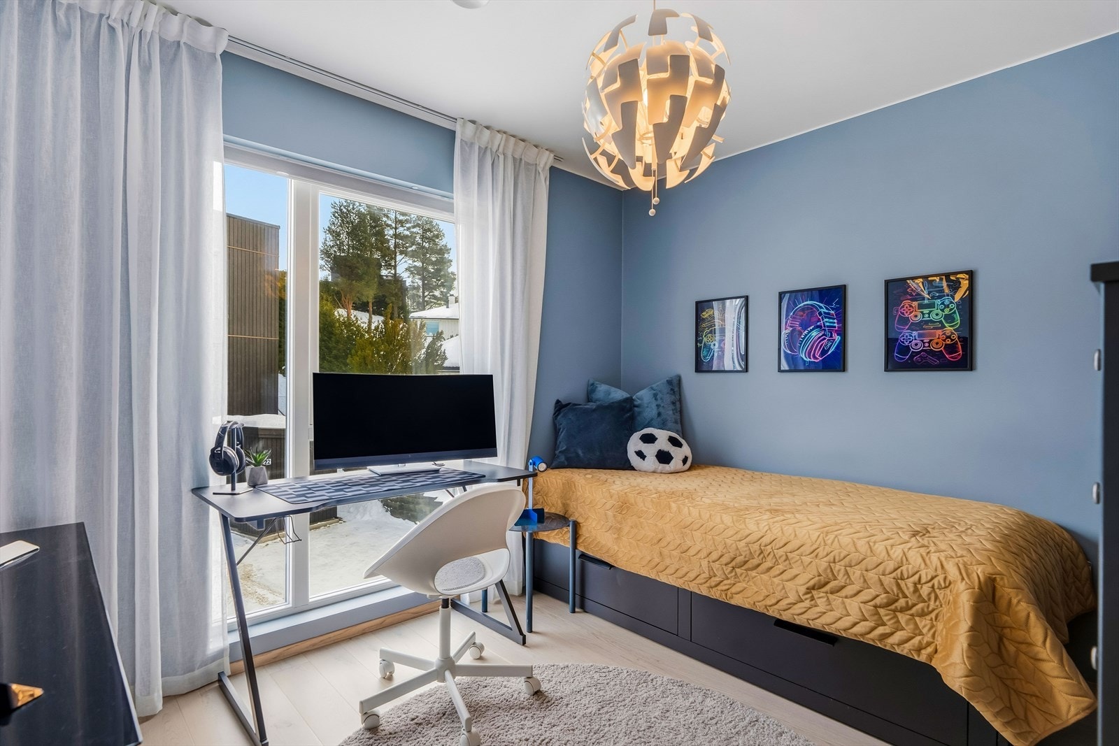 Soverom 3. At alle soverom er samlet i samme etasje er praktisk for barnefamilien. Galleribilde