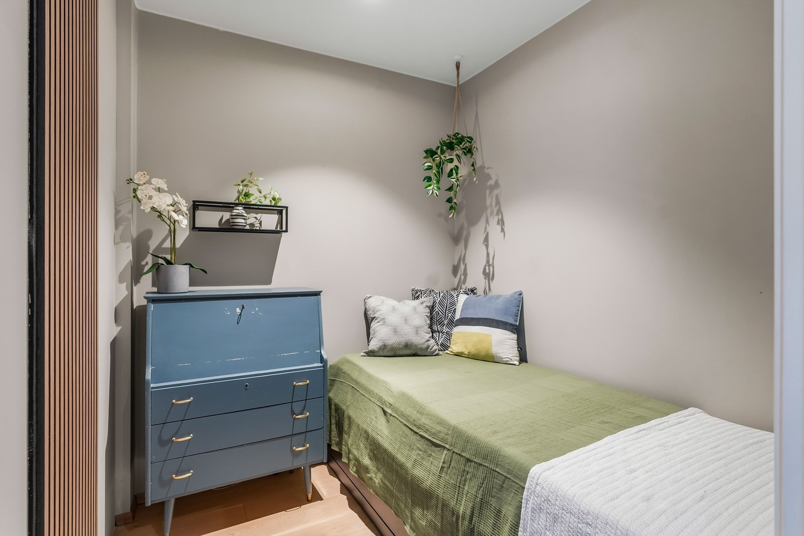 Ekstra rom, perfekt som kontor eller for ekstra oppbevaring. Galleribilde