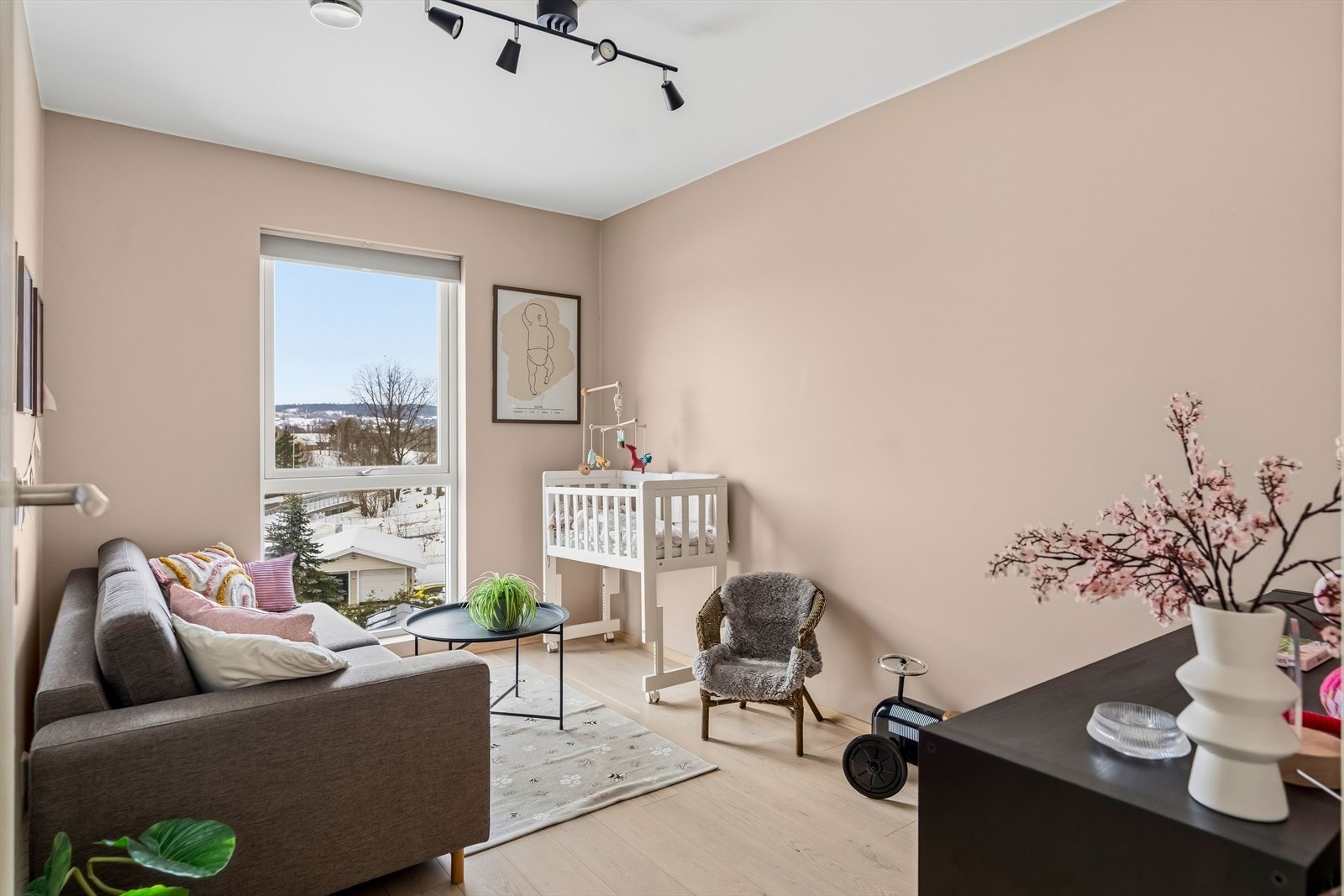 Soverom 4. Alle soverommene er malt i duse og behagelige farger. Galleribilde