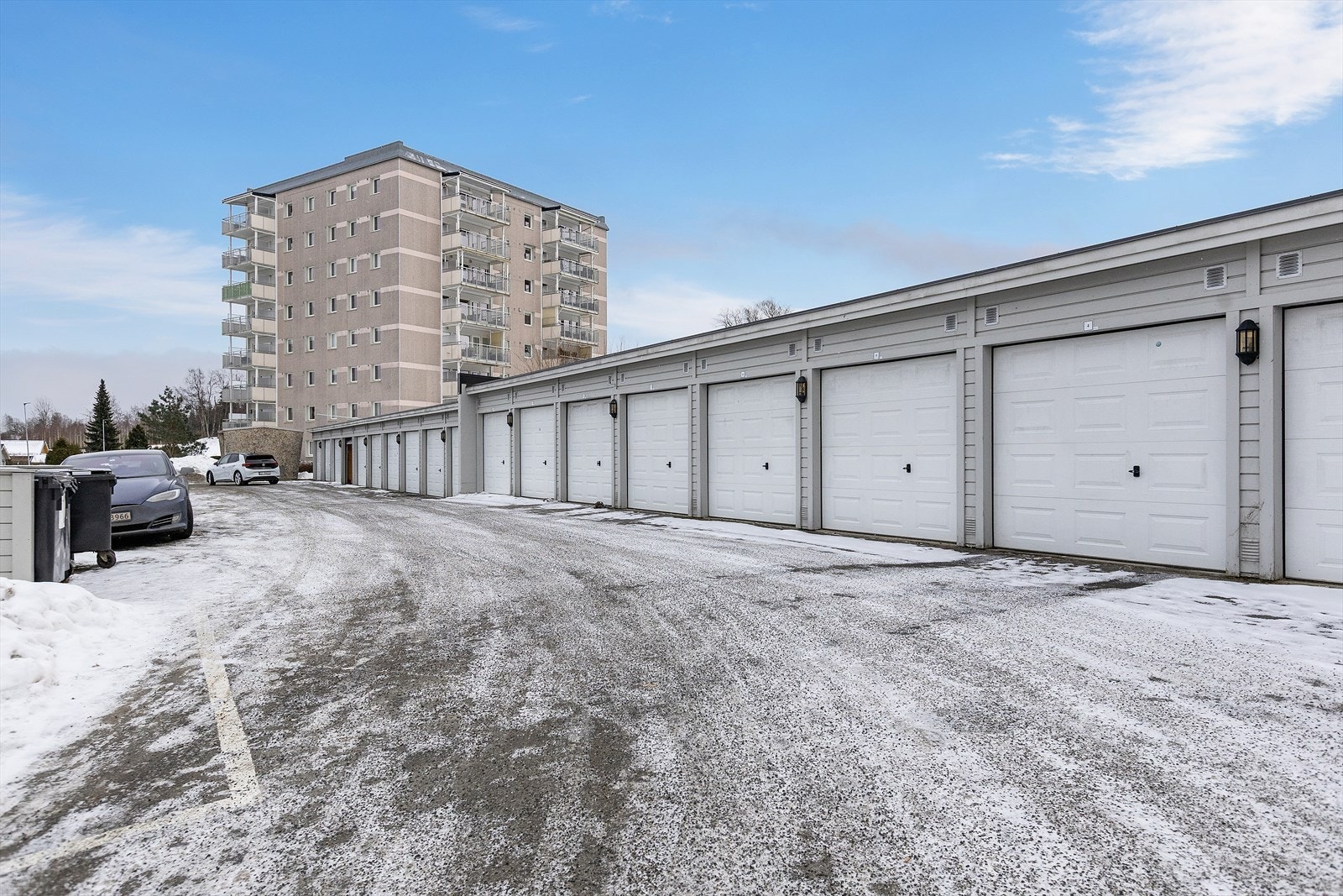 Sameiet/seksjonseierne disponerer 78 garasjeplasser. Galleribilde