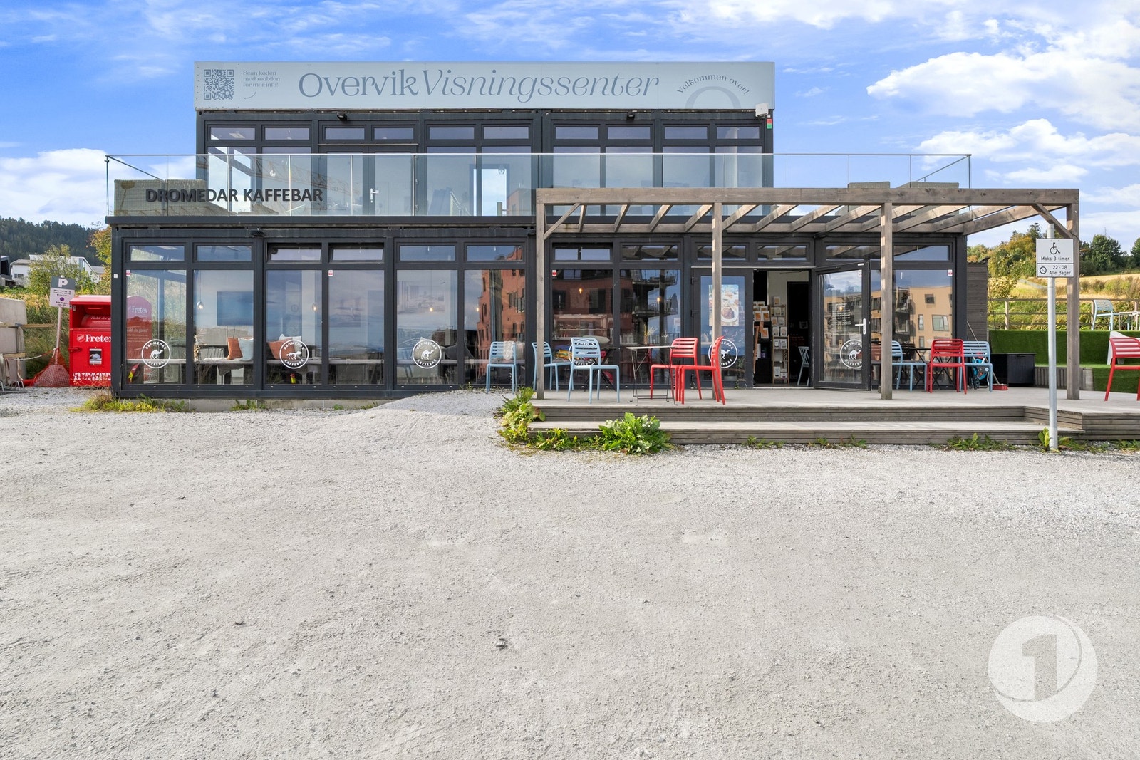 Søndagsturens naturlige kafestopp finner man enkelt ved Overvik Visningssenter bare minutter unna. Galleribilde