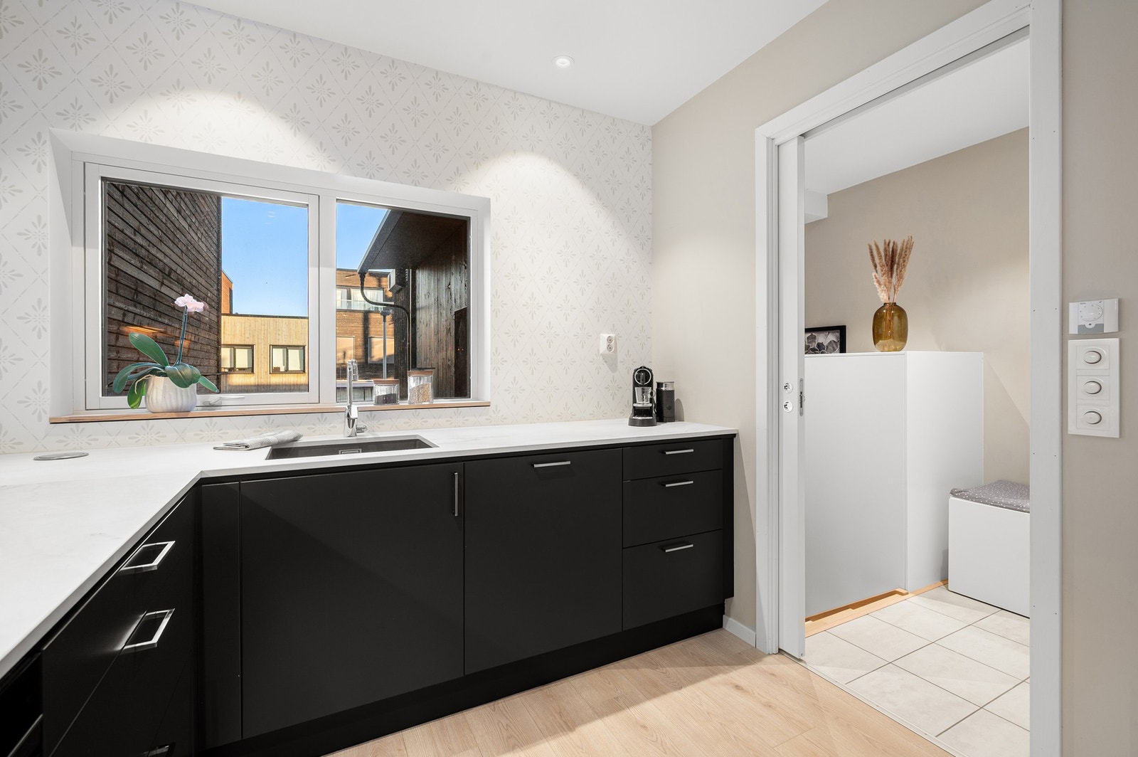 Lekkert og påkostet kjøkken fra Drømmekjøkkenet. Galleribilde