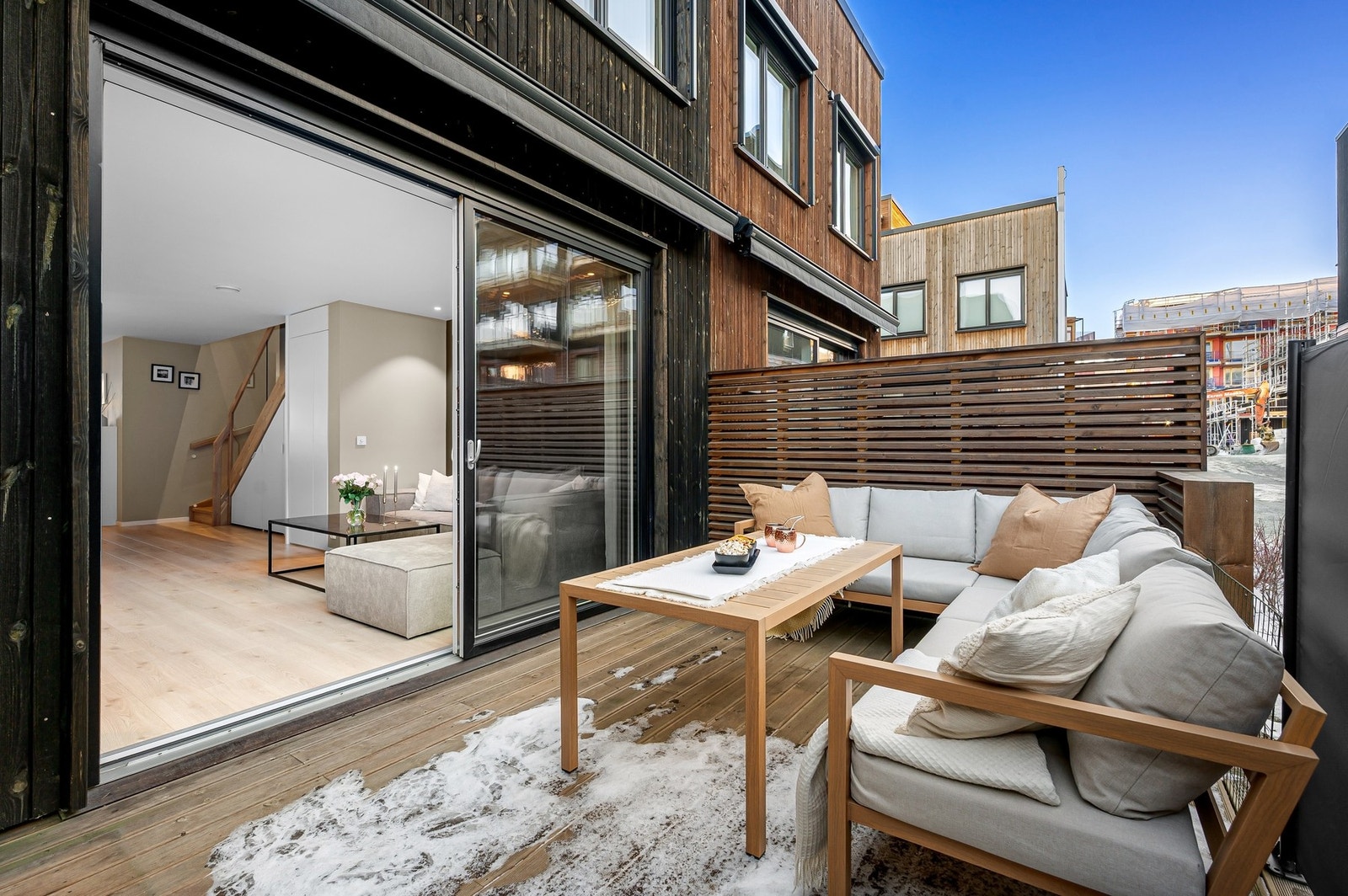 Felleskostnadene inkluderer både fjernvarme (varmtvann/oppvarming), TV-pakke og internett (fiber). Galleribilde