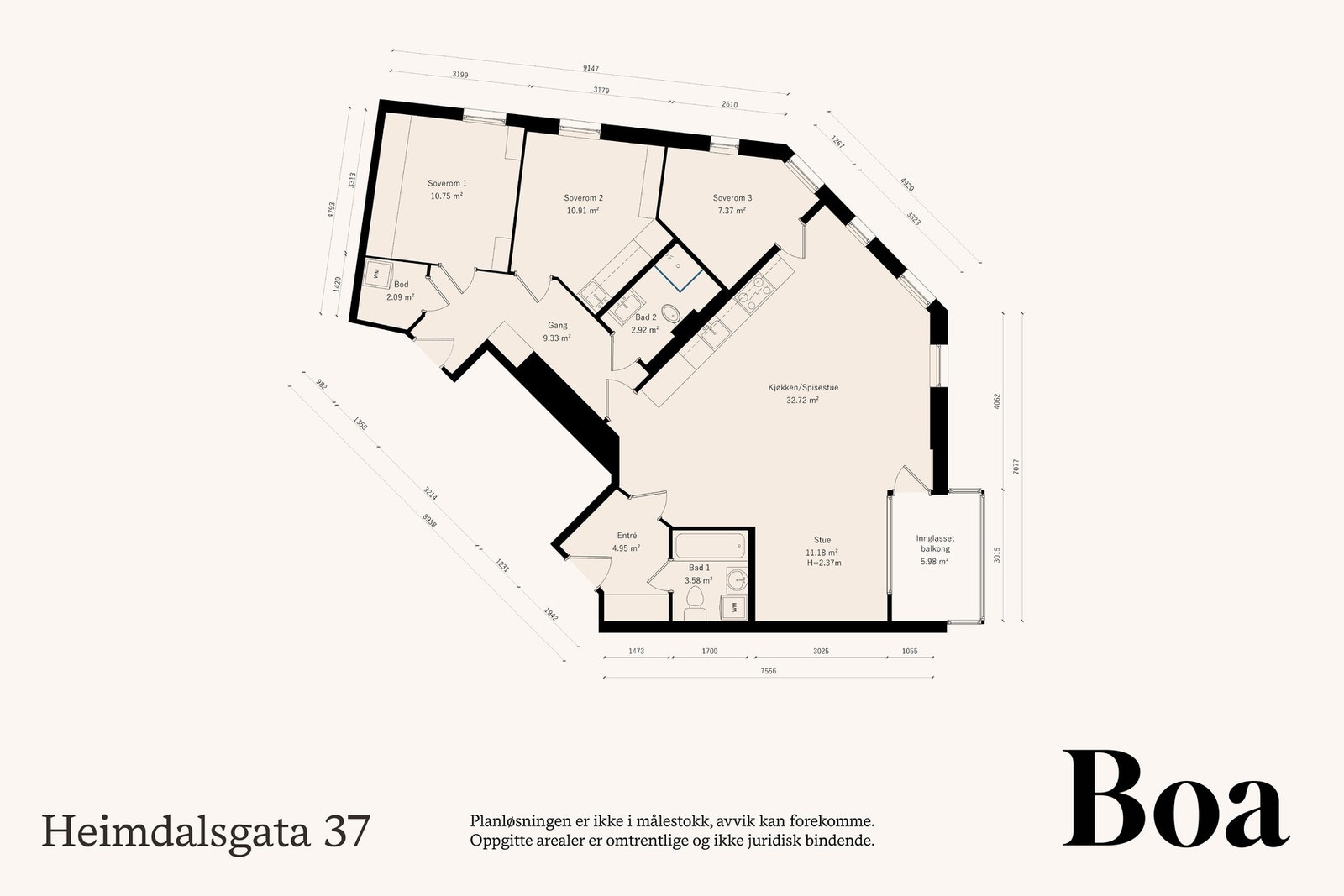 2. etasje: Entré, kjøkken, stue, spisestue, tre soverom, bad, og hybelkjøkken.
Annet: Innglasset balkong på 6 m². Leiligheten disponerer kjellerbod på 6 m². Galleribilde