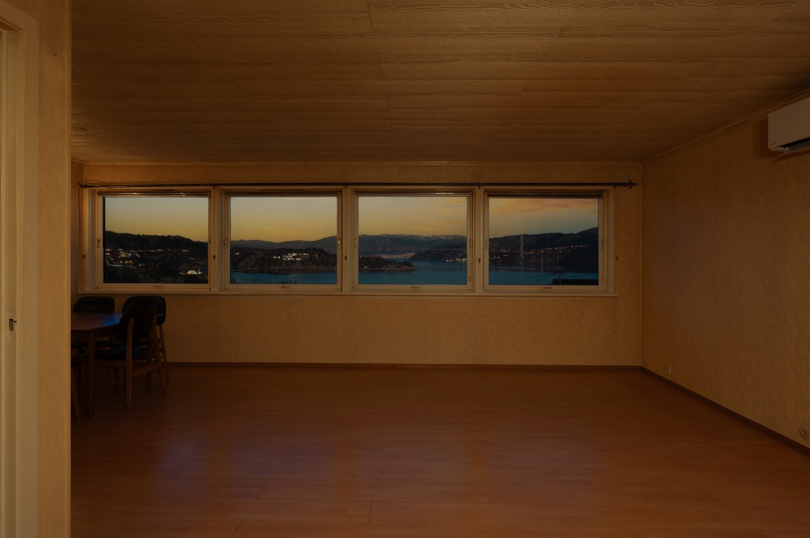 Stuen har stort potensiale for å skape det perfekte samlingspunktet i boligen. Galleribilde